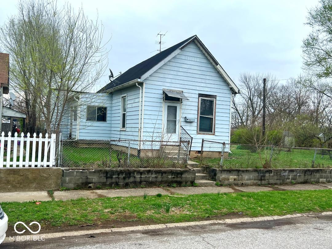 1237 N Sheffield Avenue