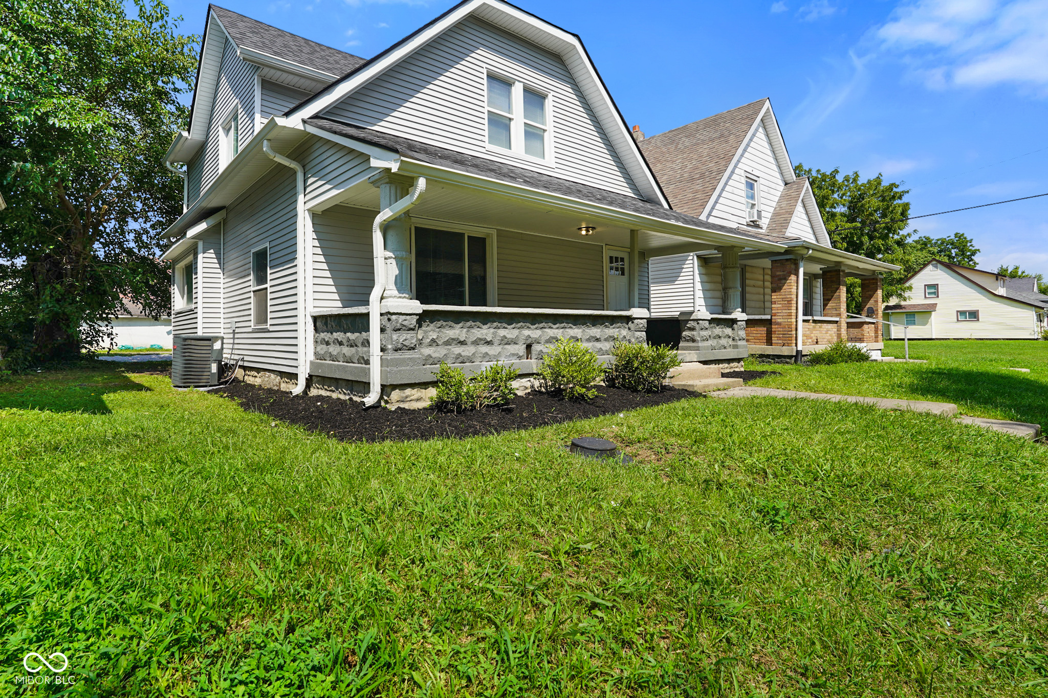1056 N Mount Street
