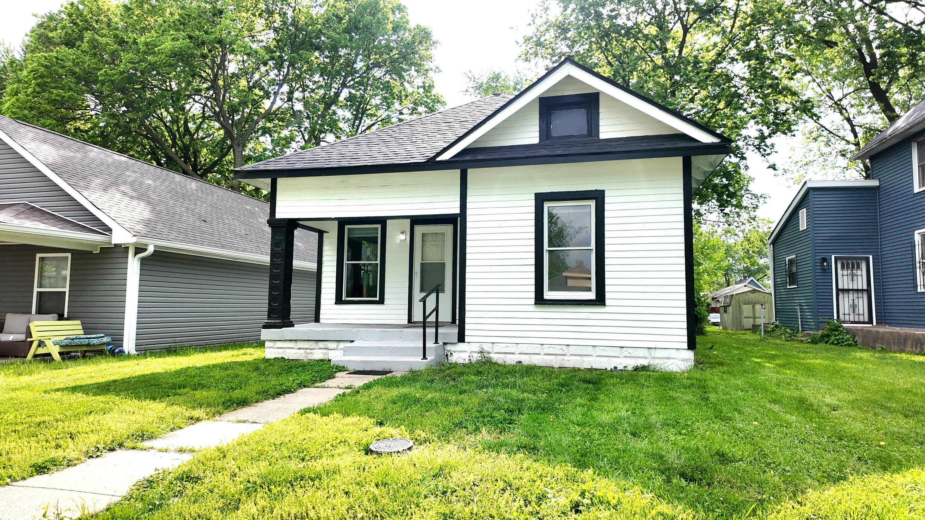 1148 N Pershing Avenue