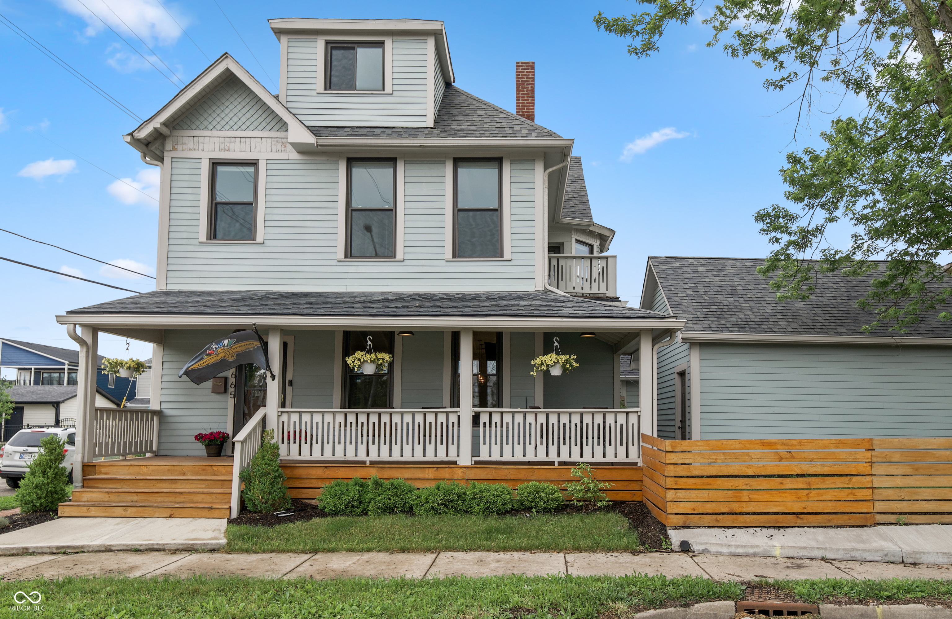 1665 N College Avenue