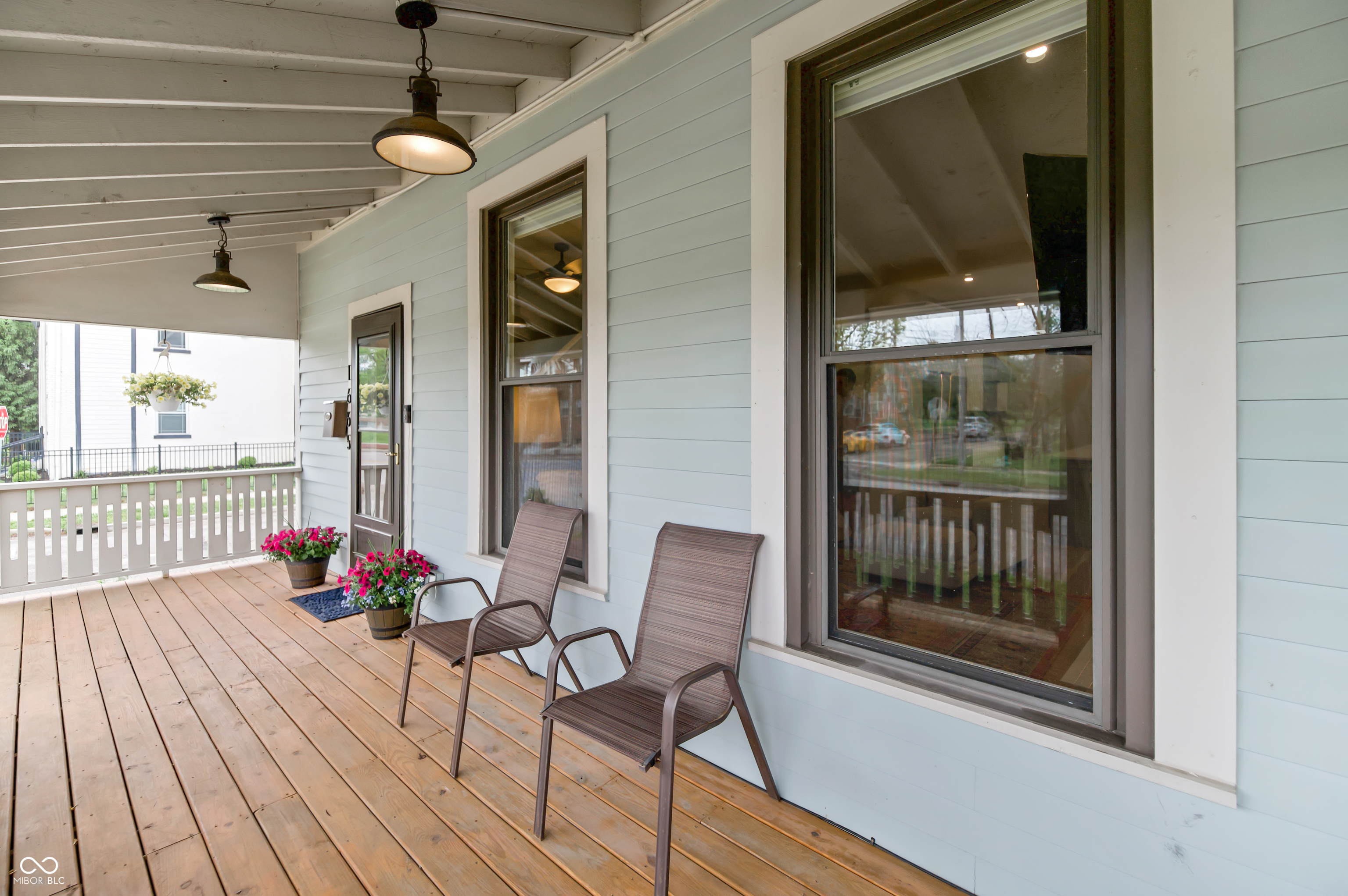 1665 N College Avenue