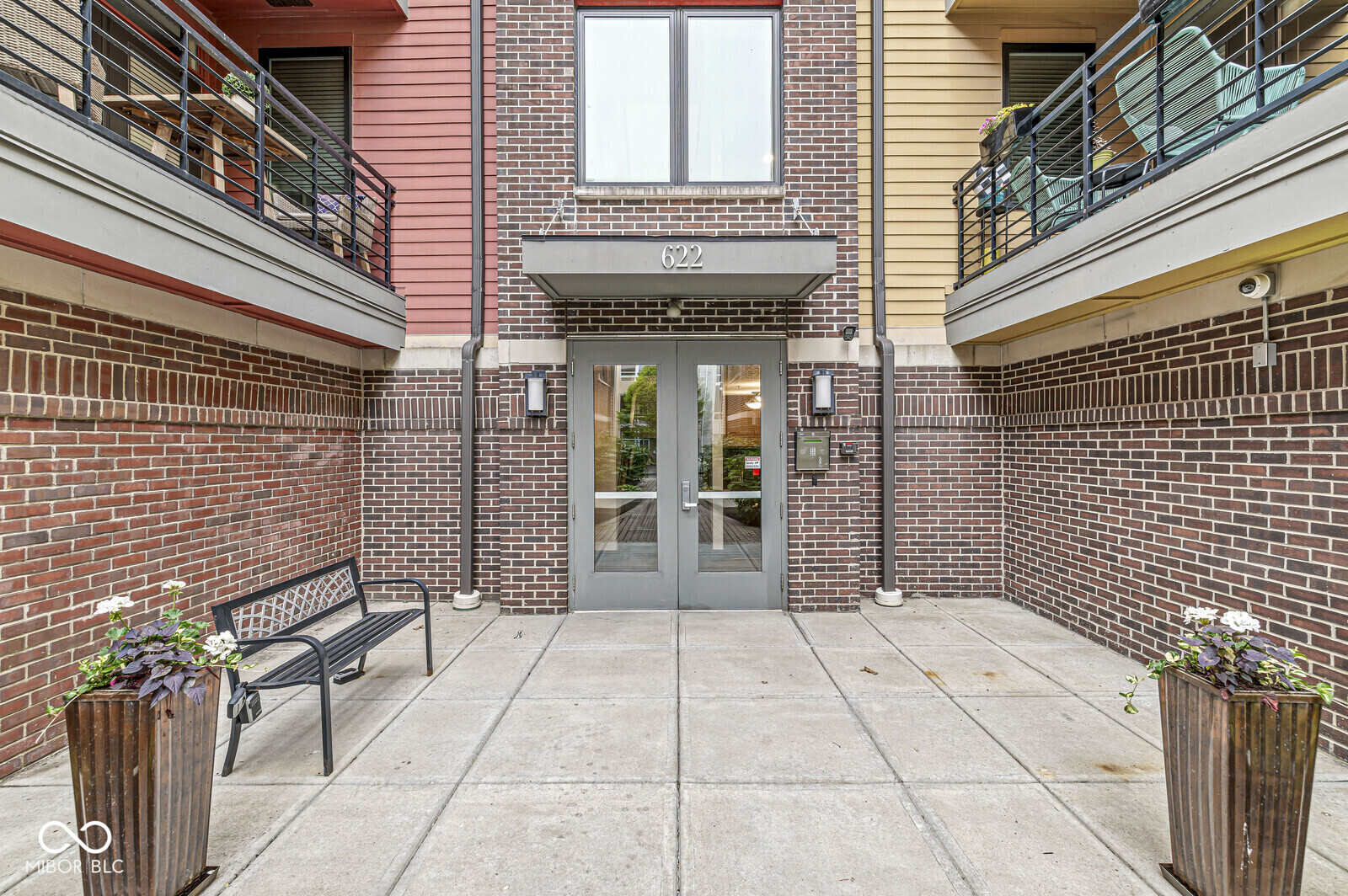 622 E 10th Street