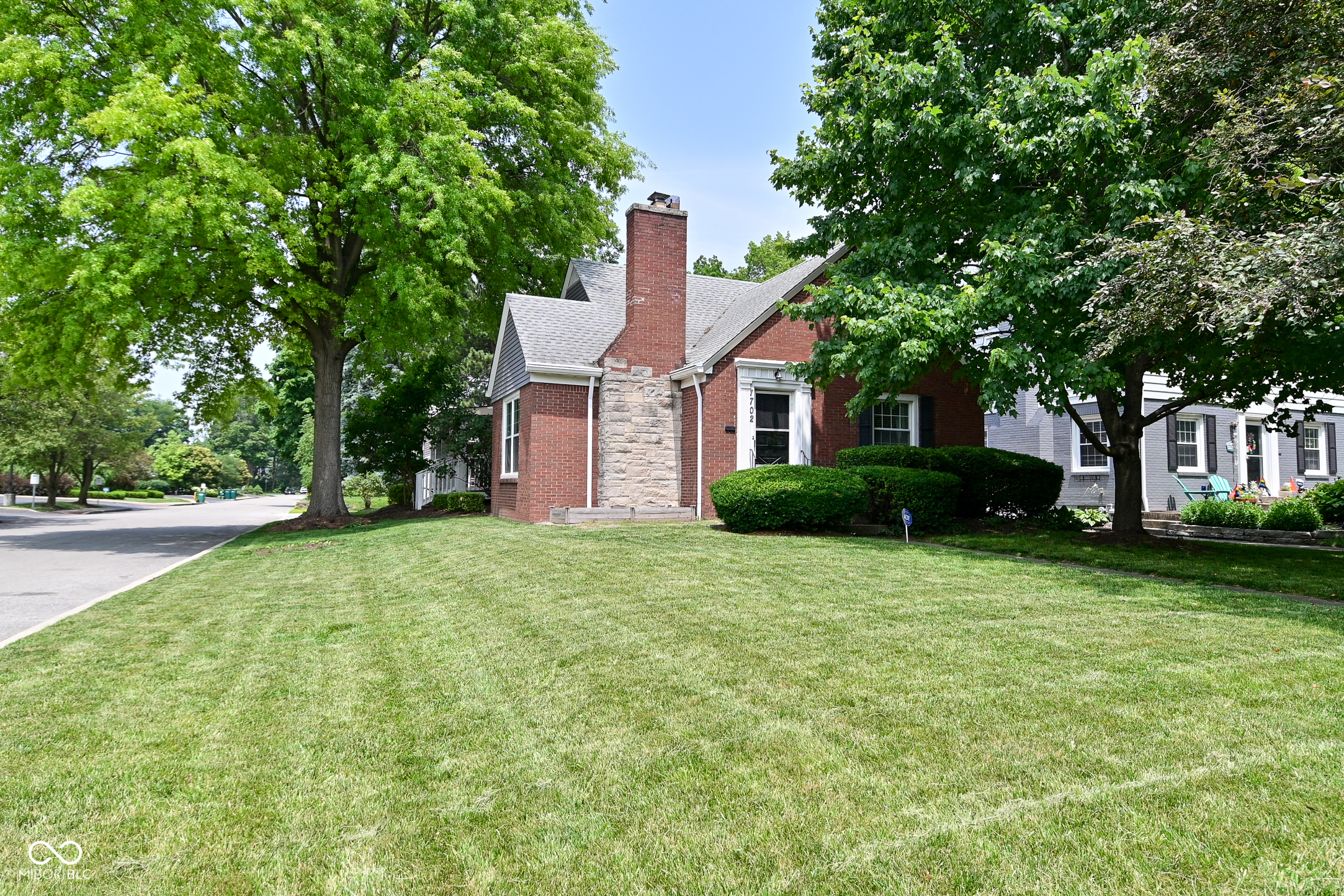 1702 Kessler Blvd E Drive