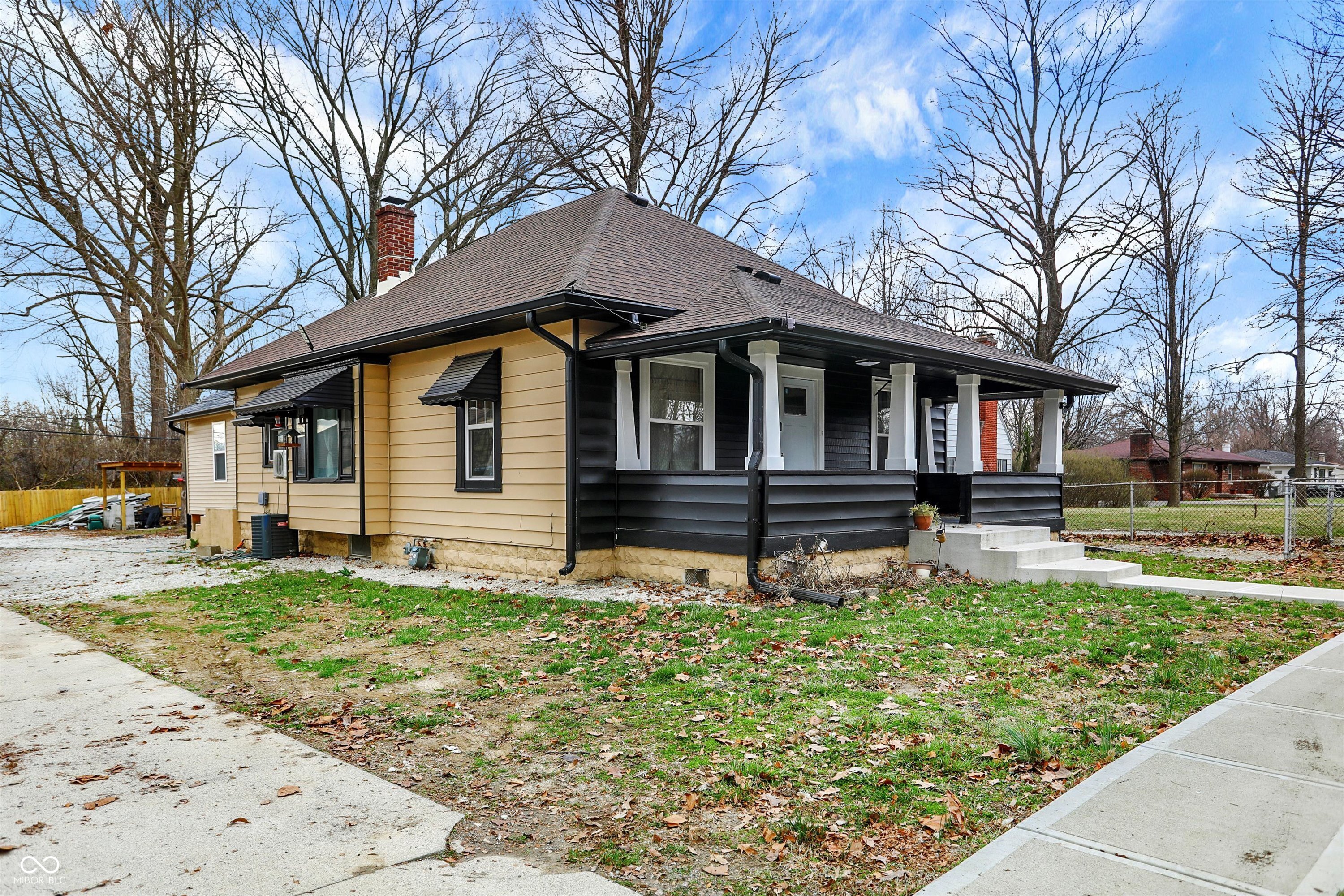 3940 N Drexel Avenue