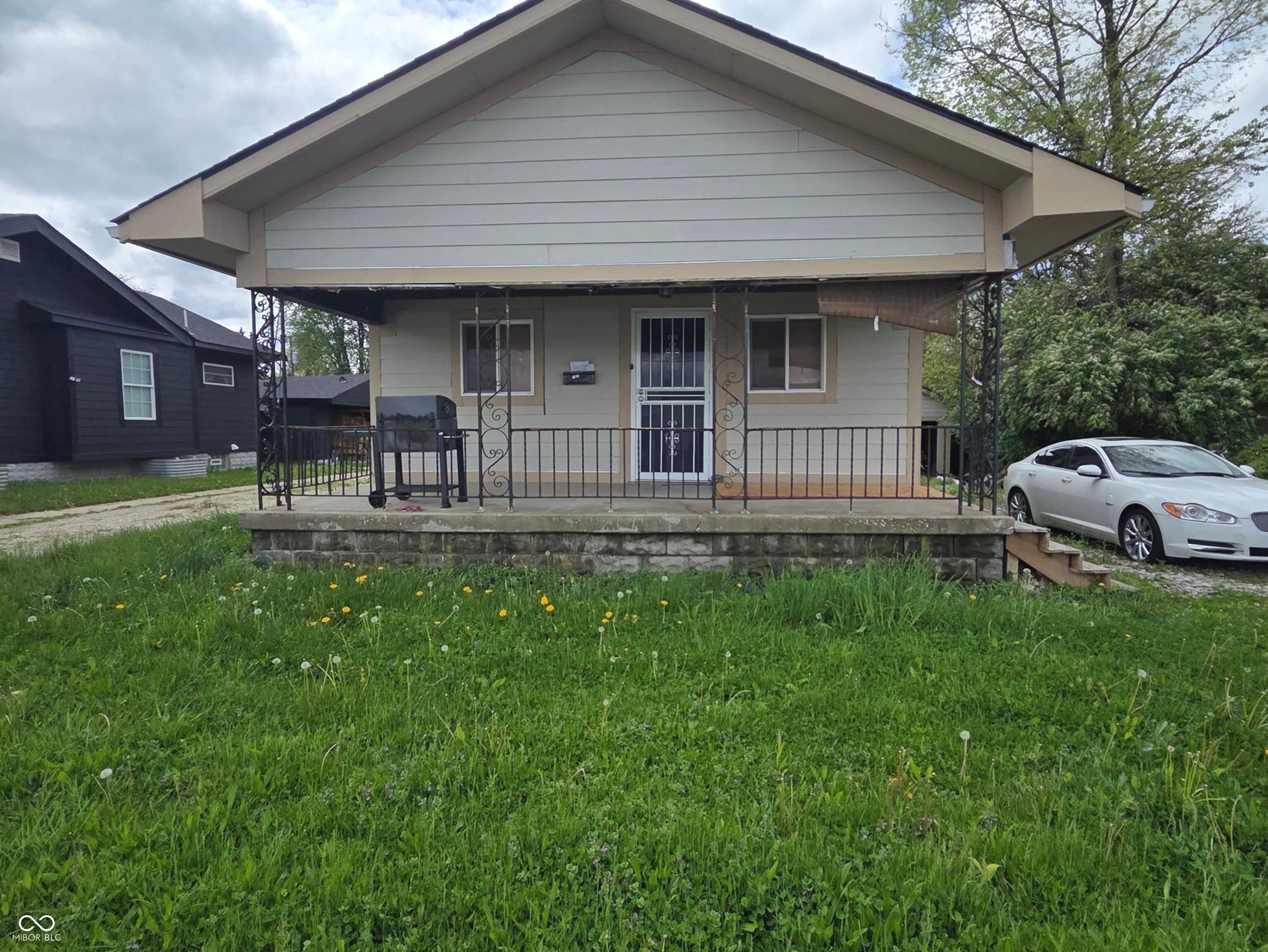 3031 E 38th Street