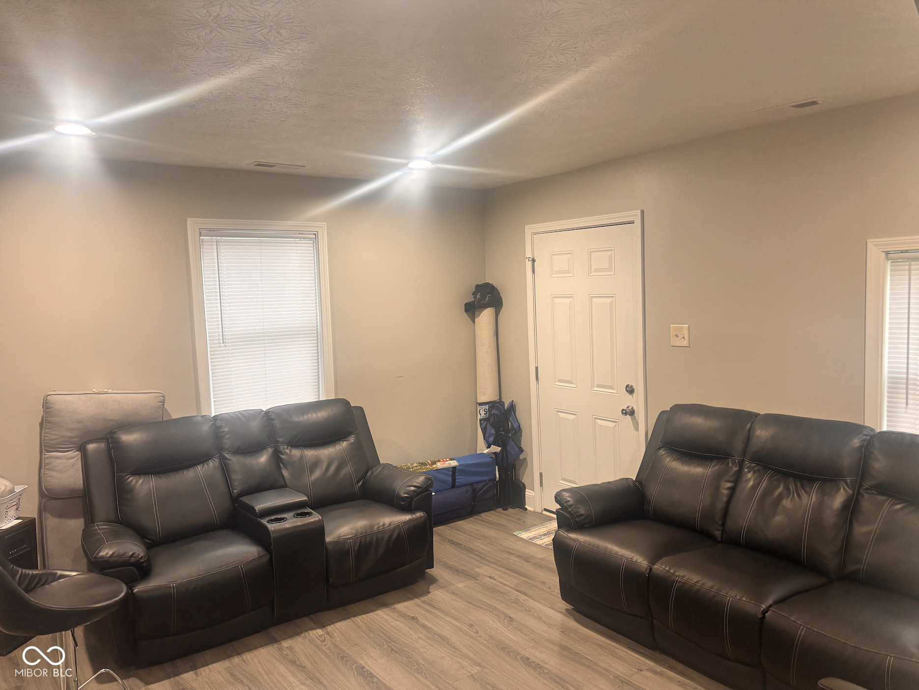 2954 N Drexel Avenue