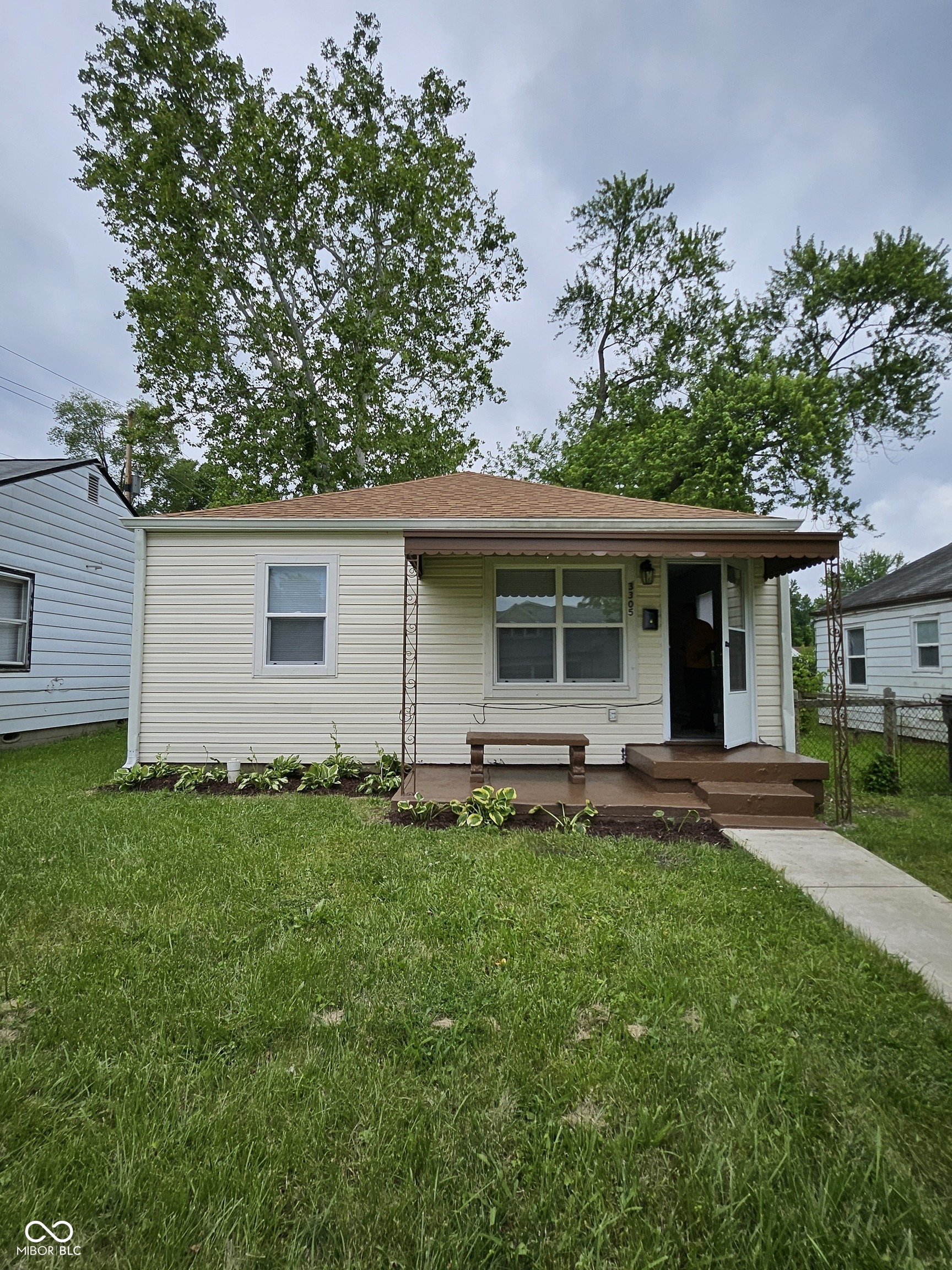 3305 E 30th Street