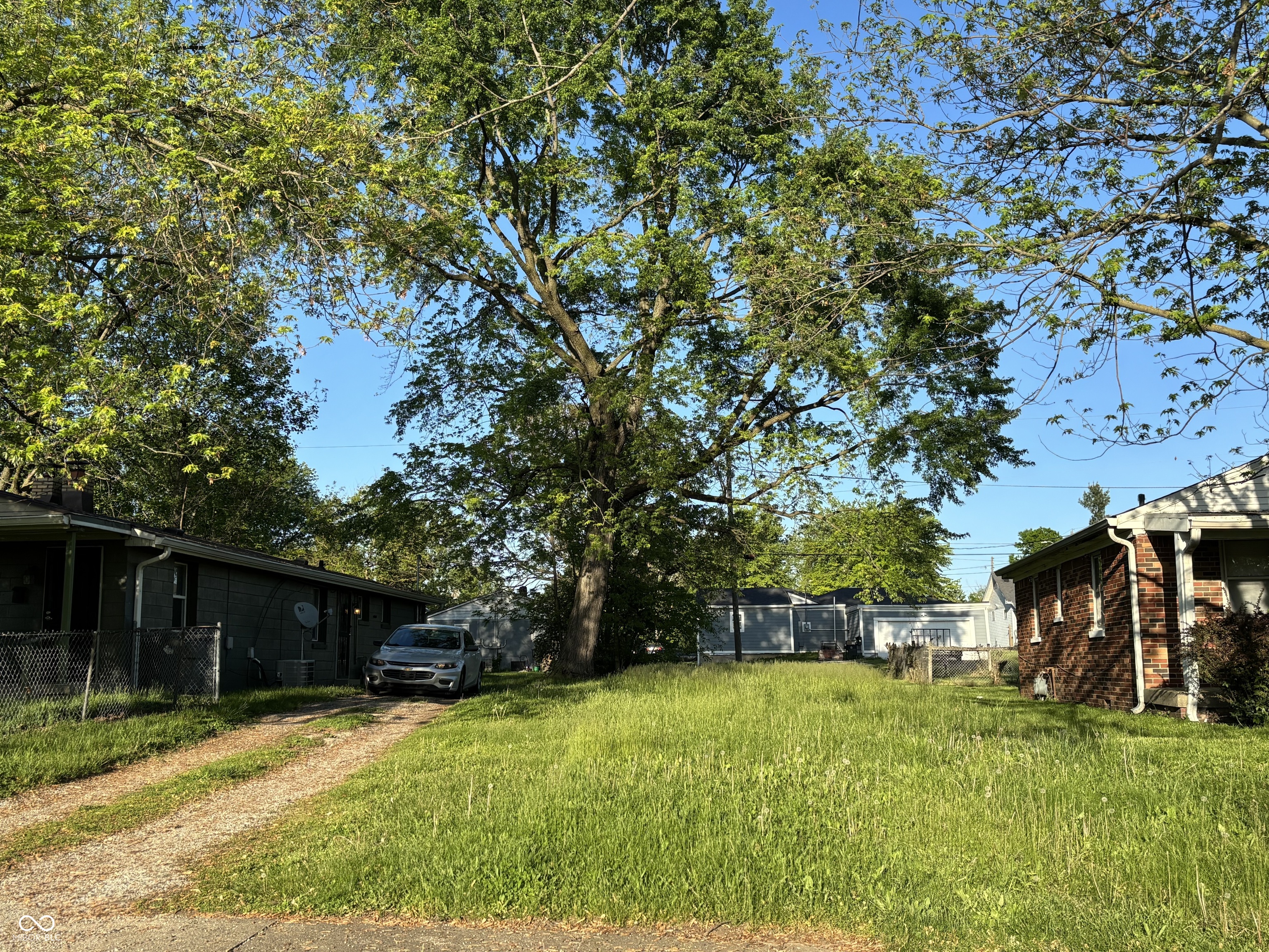 2527 N Tacoma Avenue