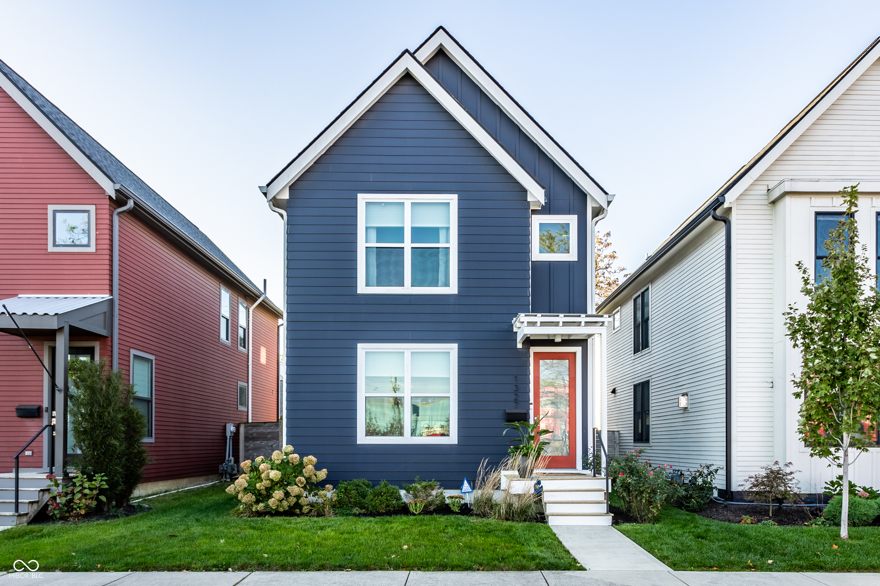 1327 E 11th Street