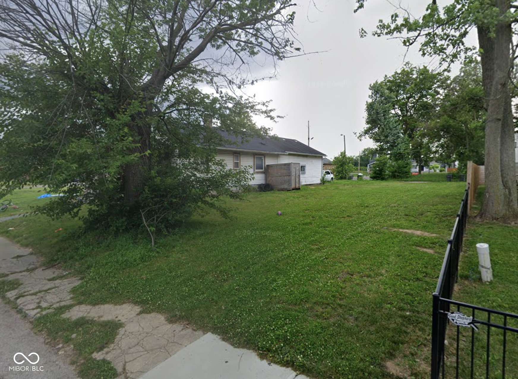 2016 Columbia Avenue
