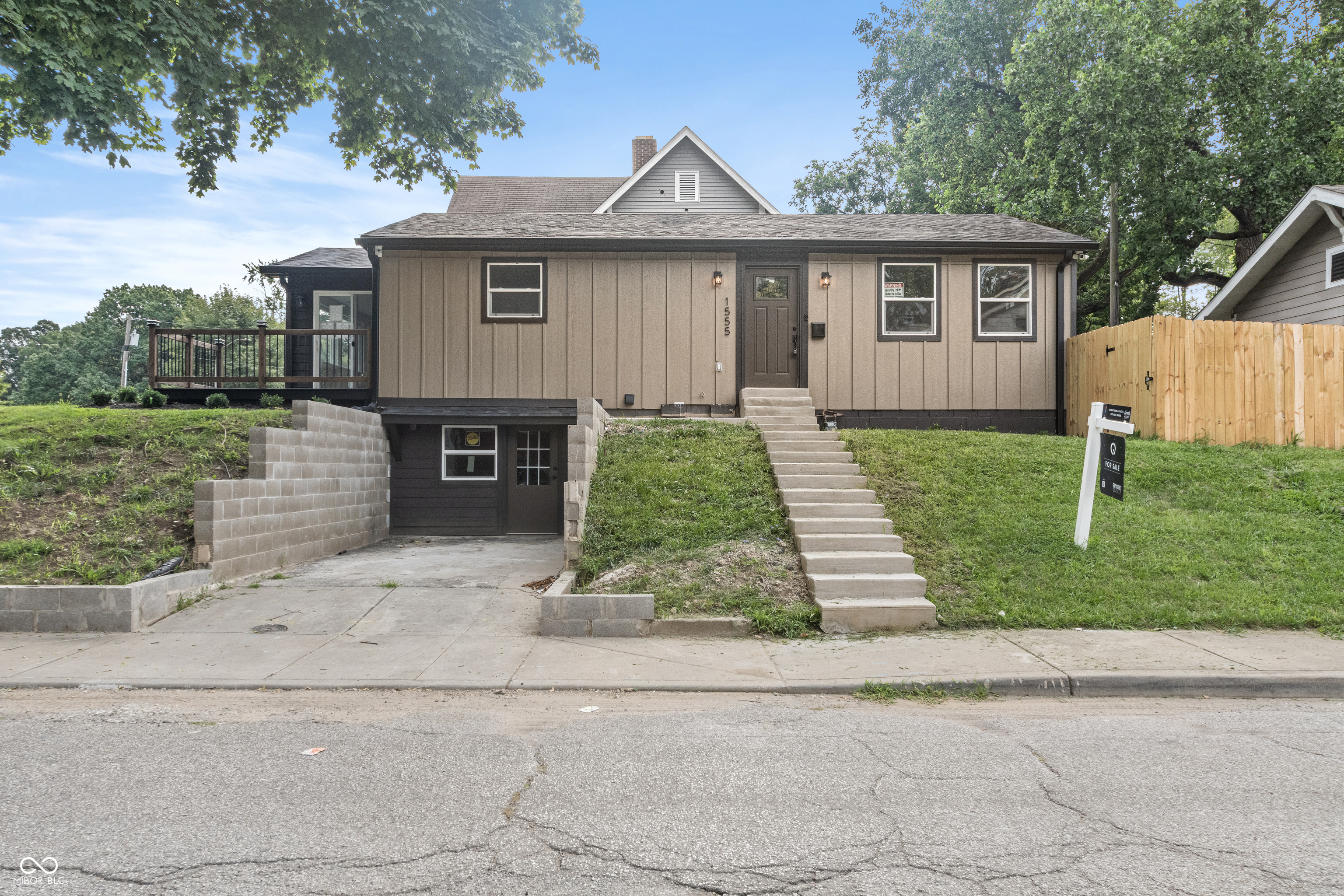 1555 N Dearborn Street