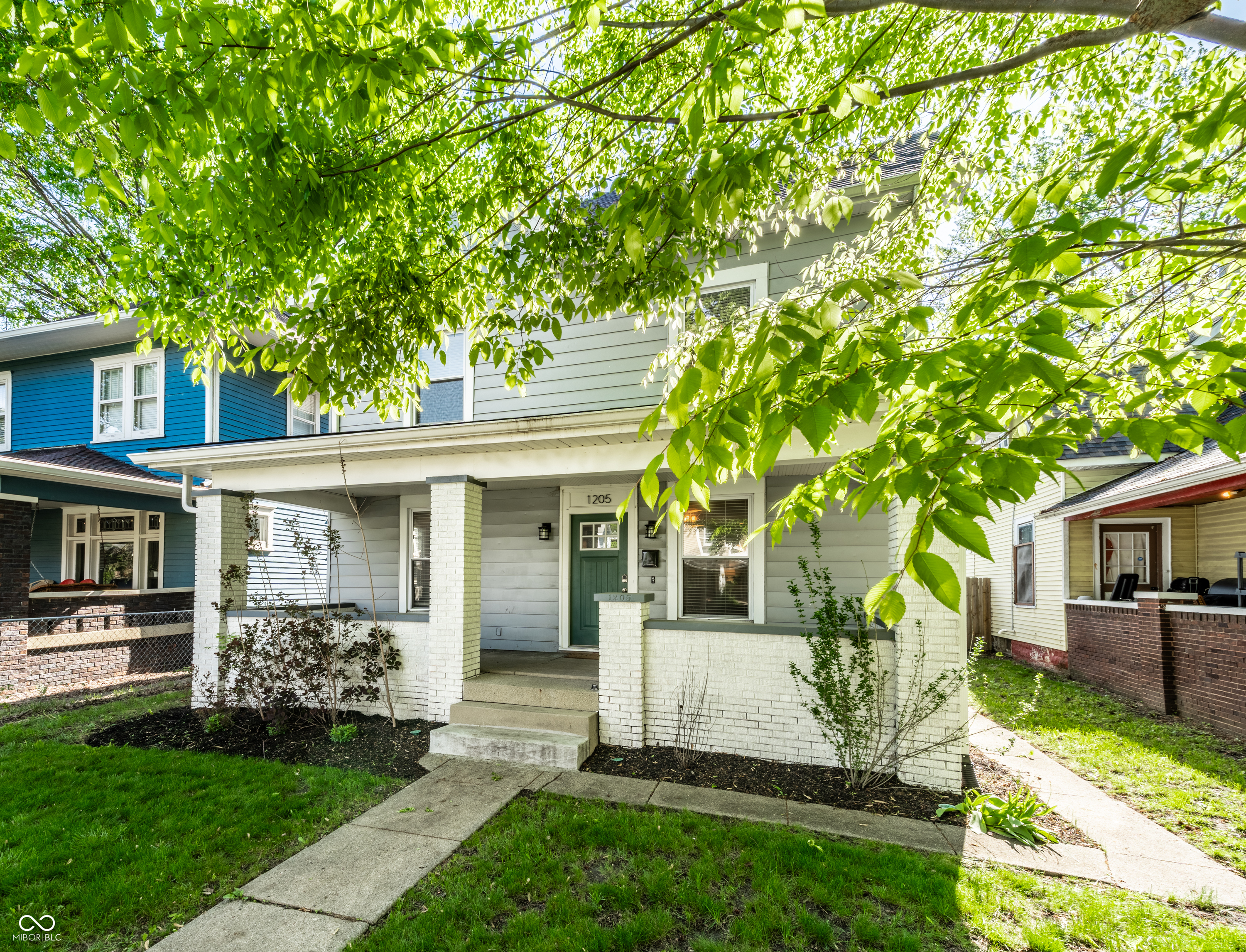 1205 N Oxford Street