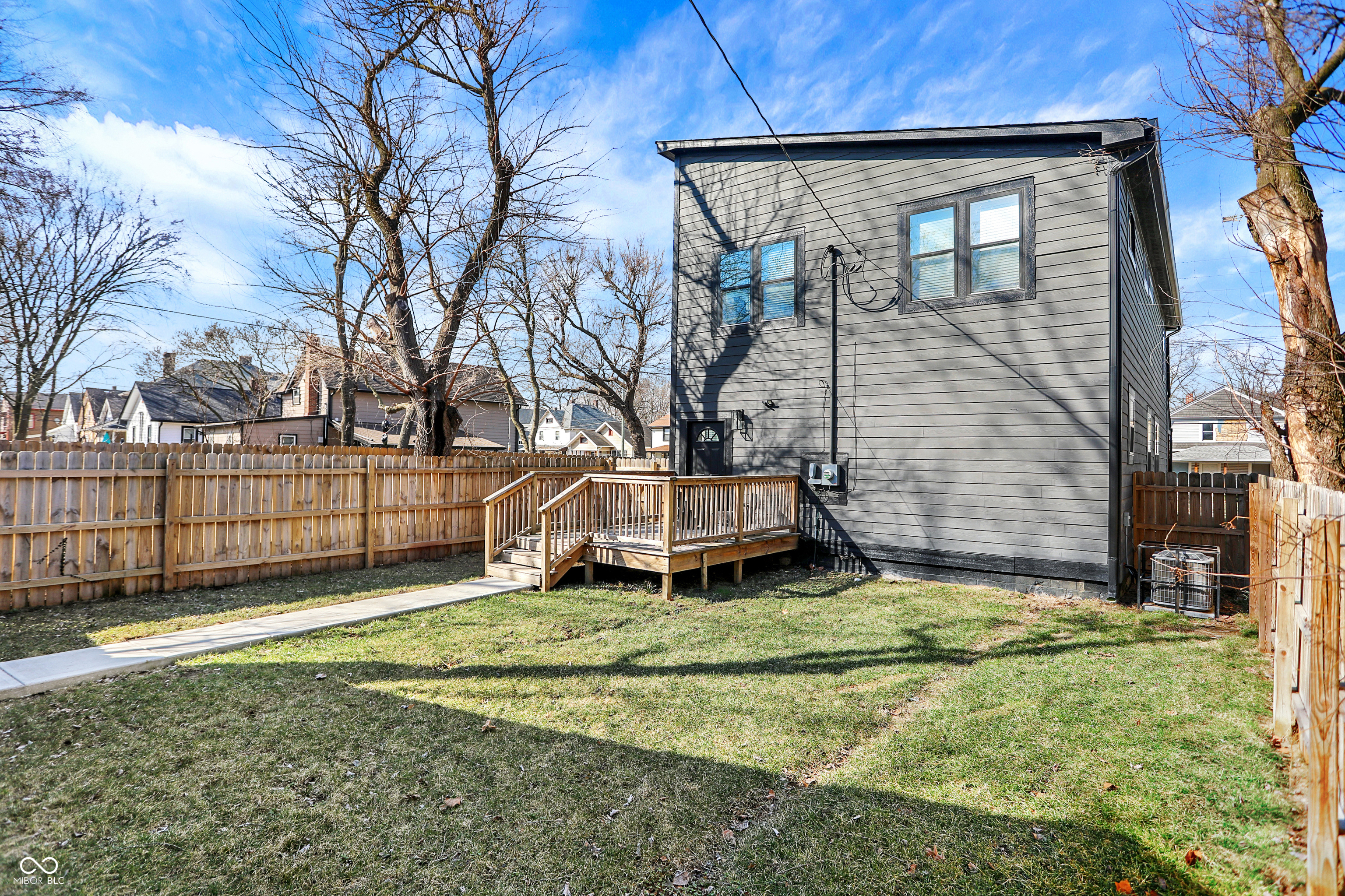 1209 N Rural Street