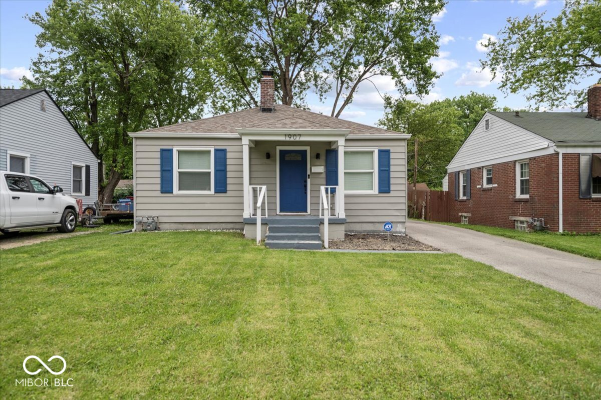 1907 N Drexel Avenue