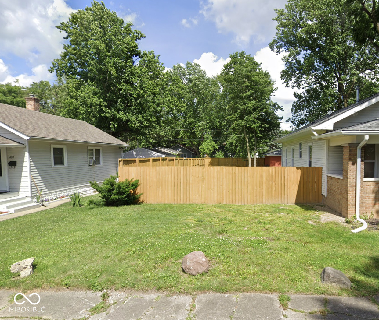 1455 N Grant Avenue