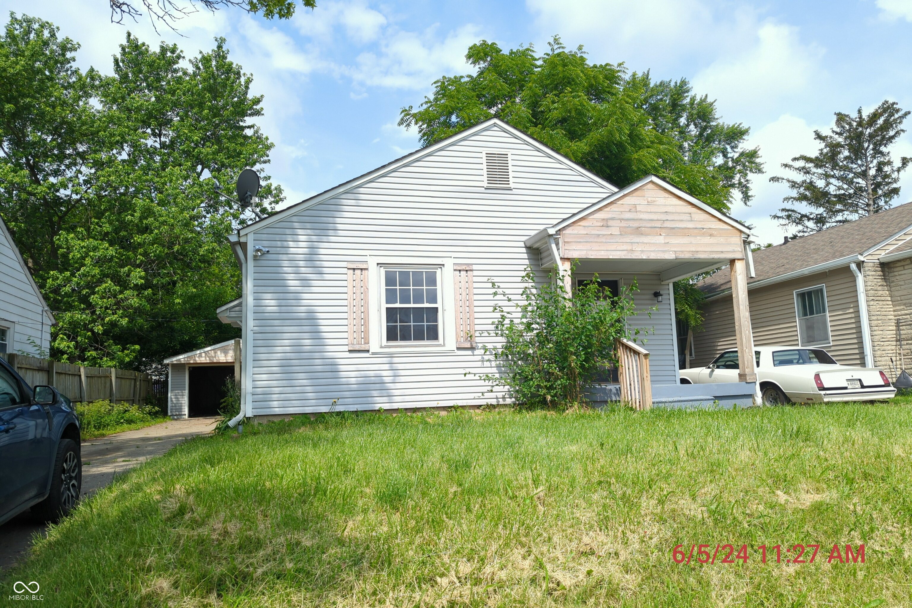 2018 N Bosart Avenue
