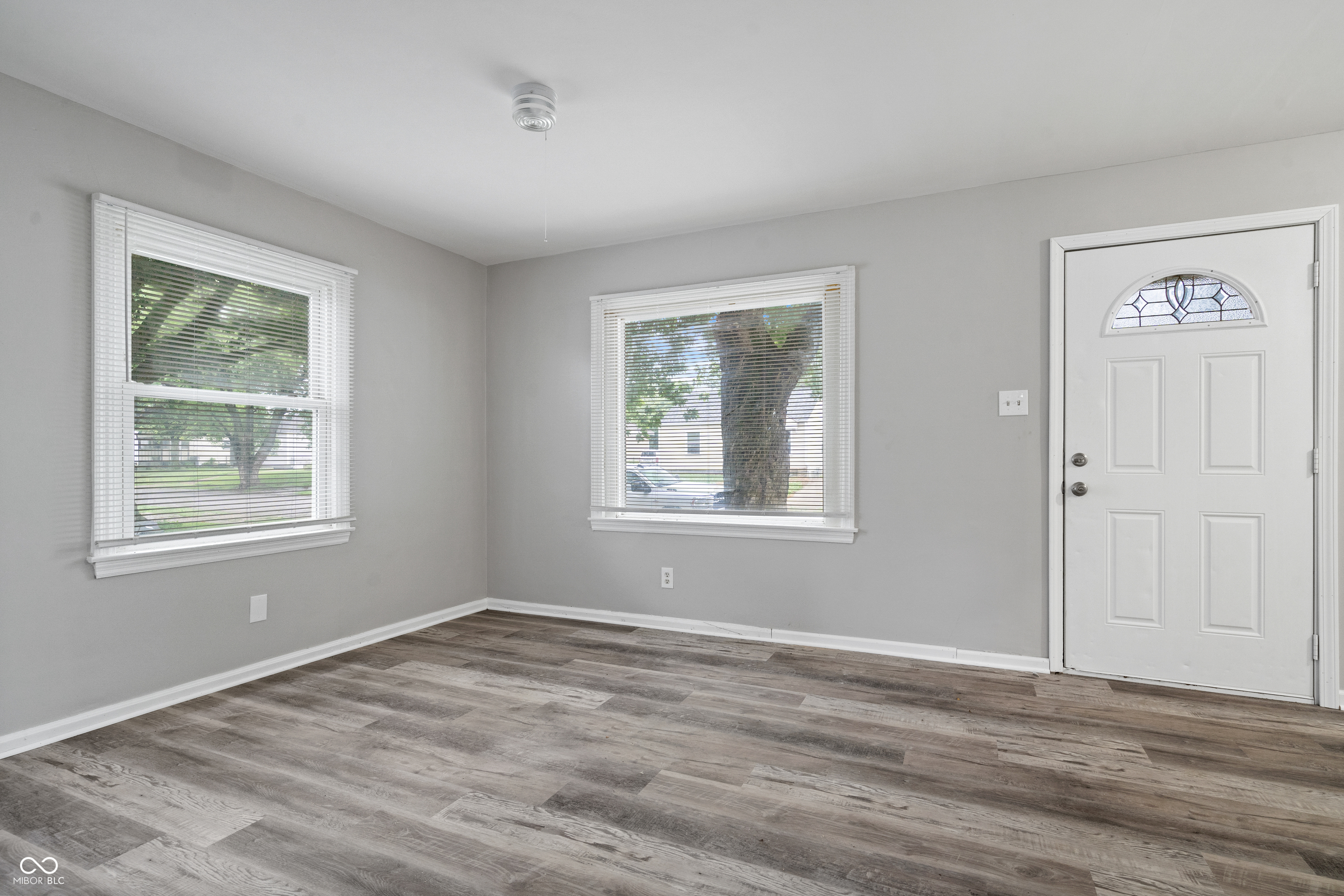 5402 E 20th Place