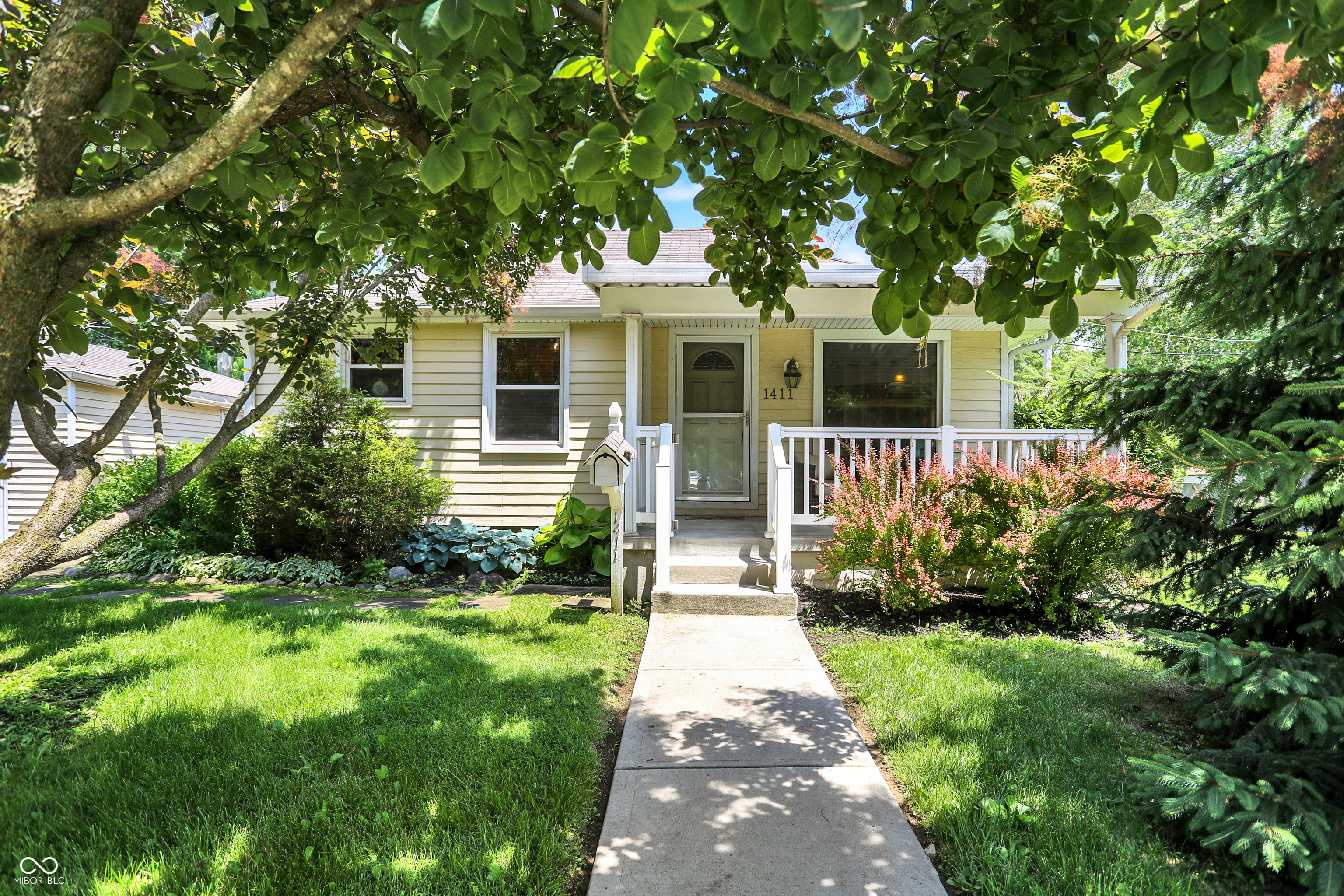 1411 N Kenmore Road