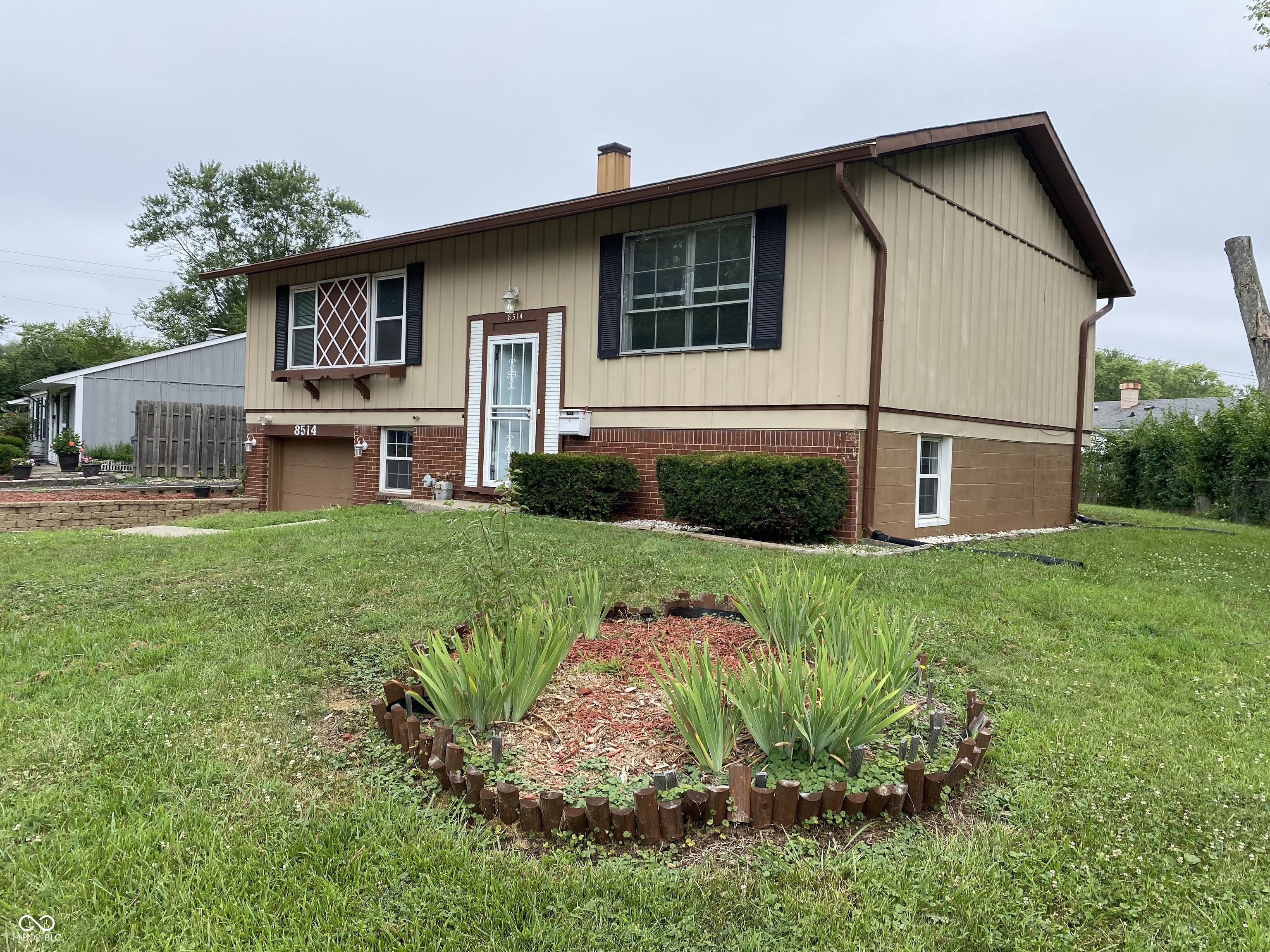 8514 E 36th Place