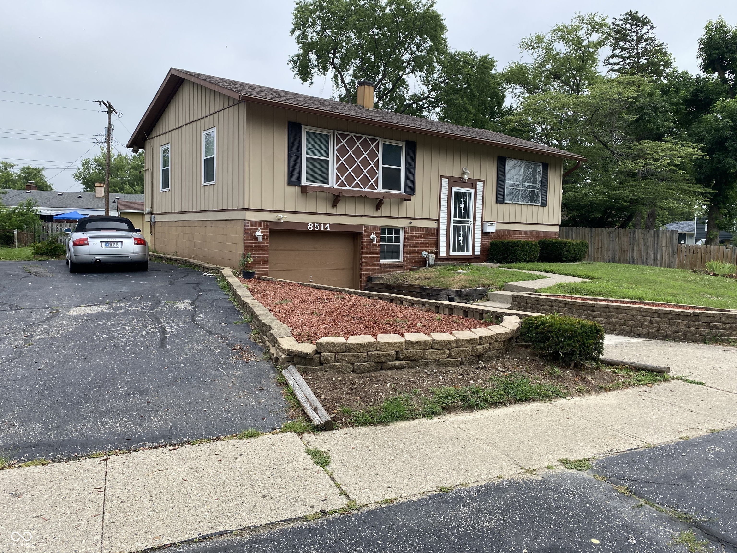 8514 E 36th Place