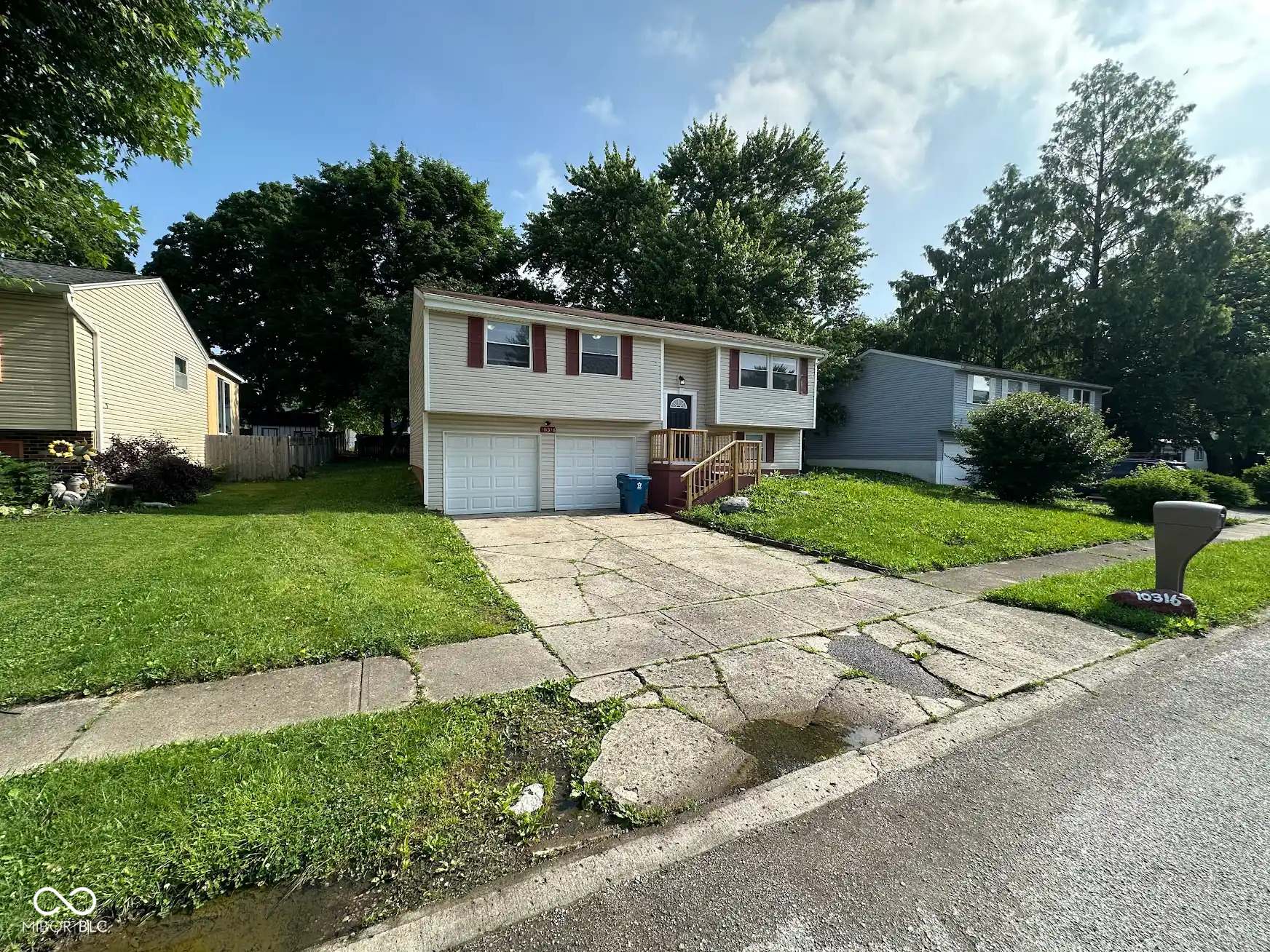10316 Woodhaven Circle