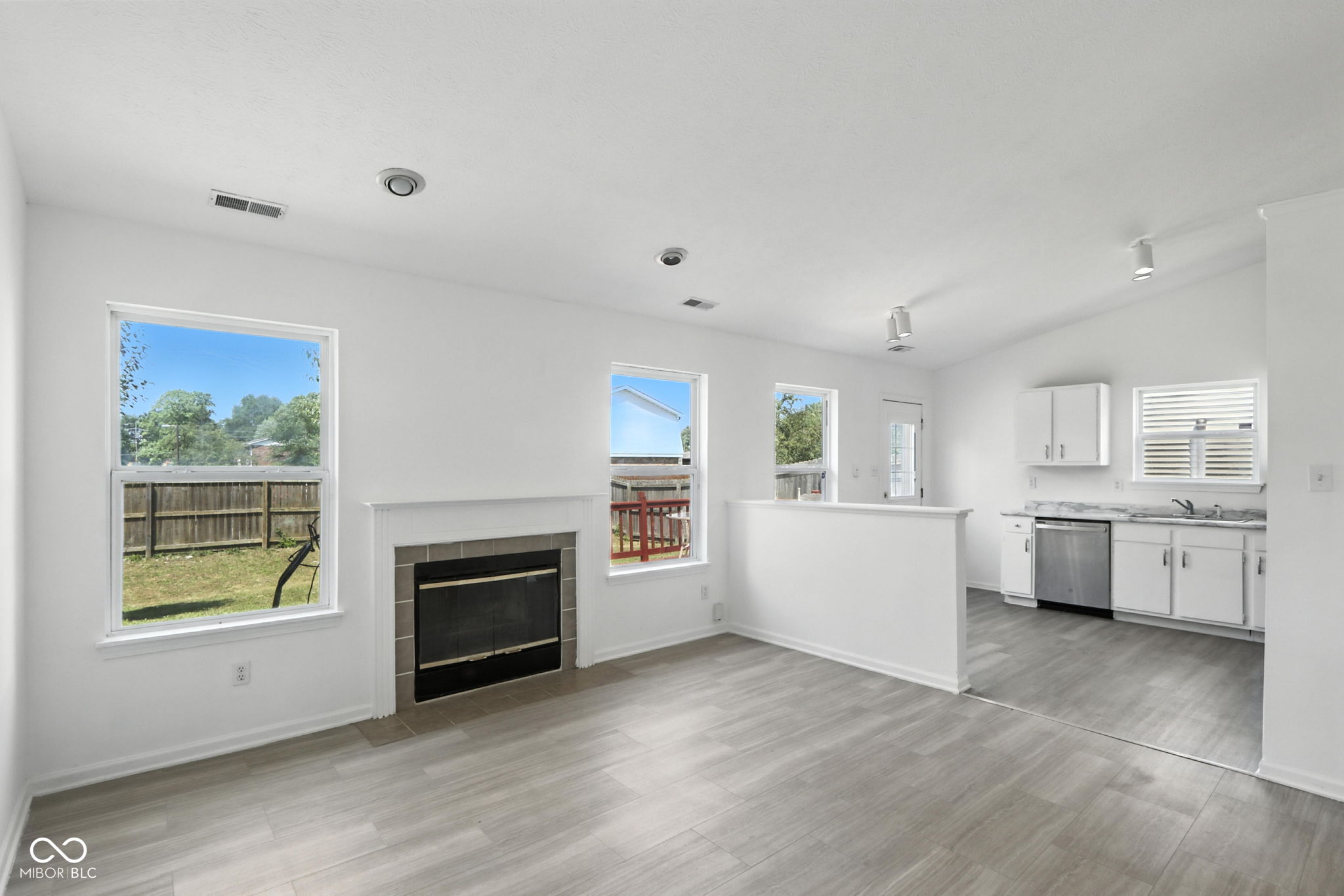 914 Washington Cove Lane