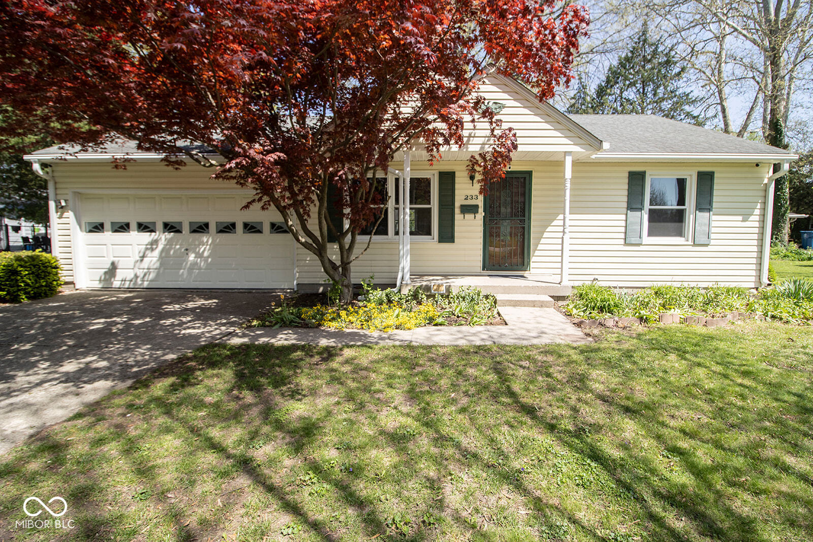 233 N Fenton Avenue