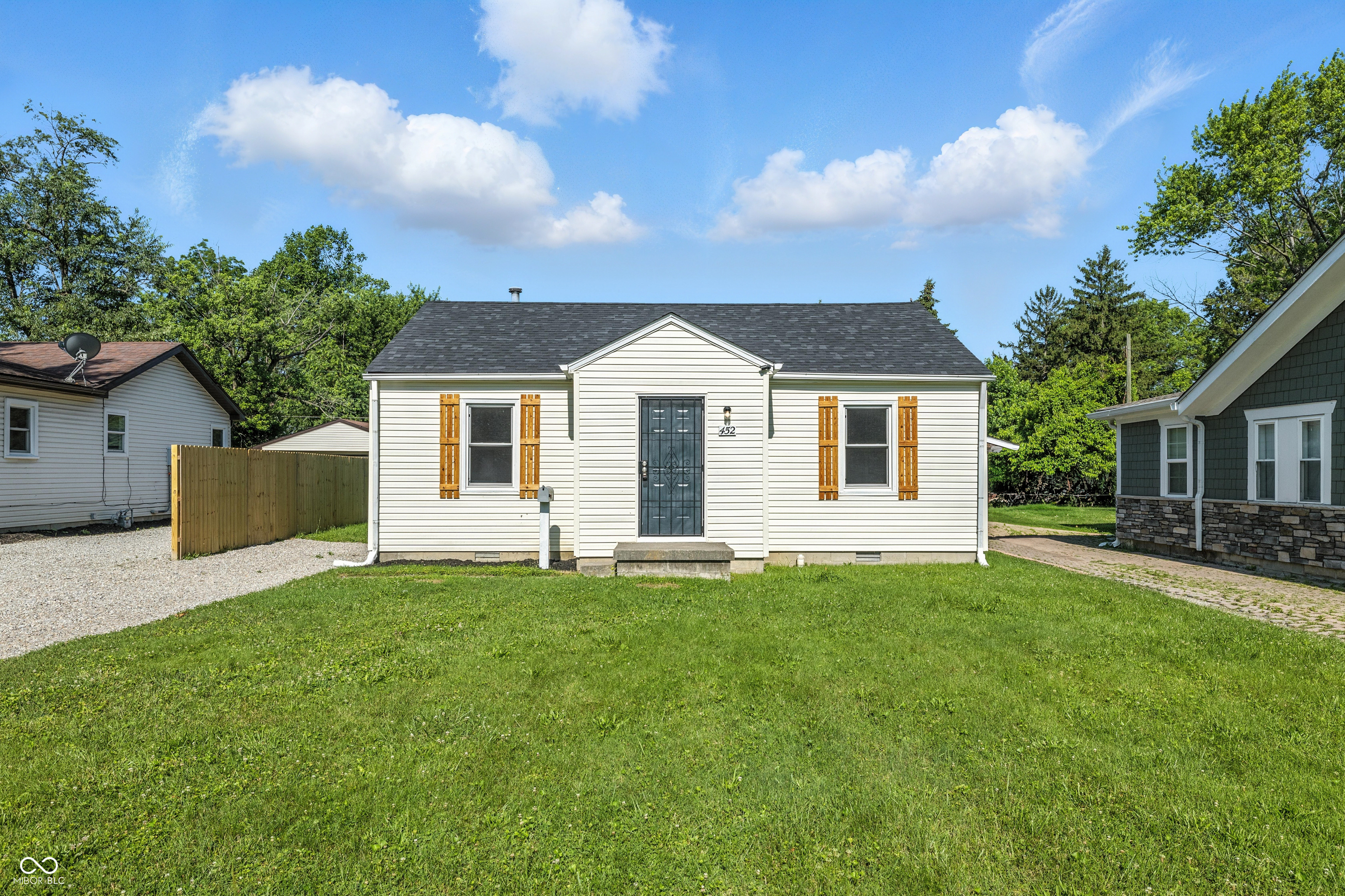 452 N Fenton Avenue