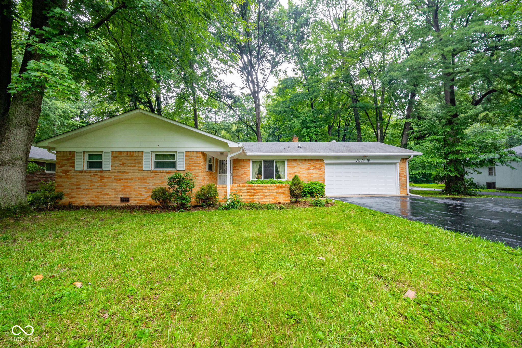 10104 Sycamore Lane