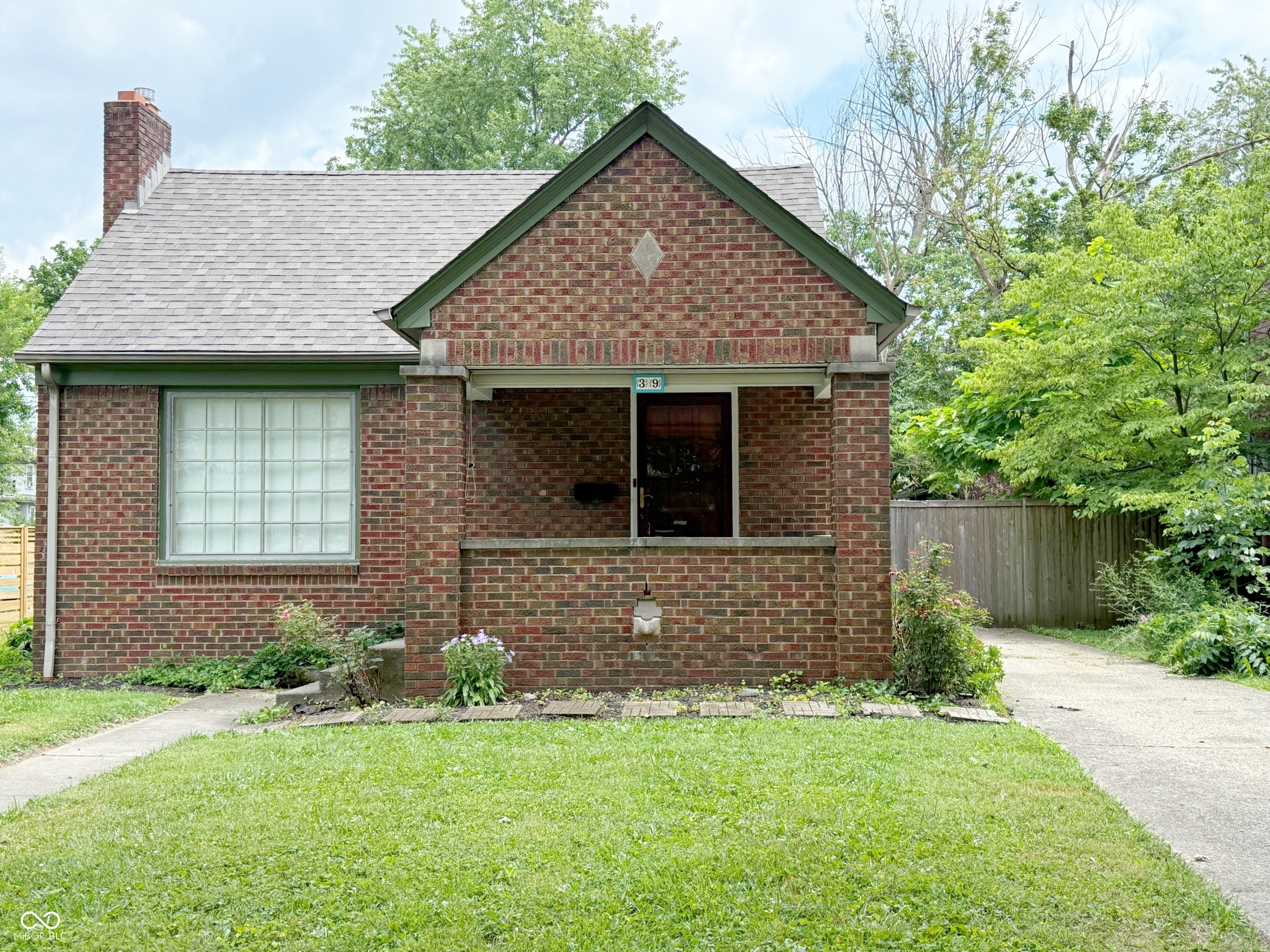39 N Layman Avenue