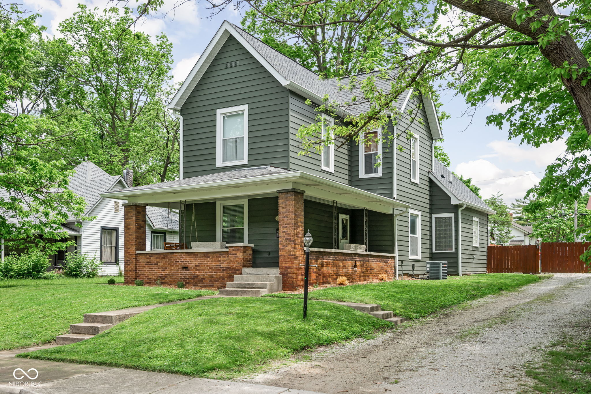 31 N Bolton Avenue