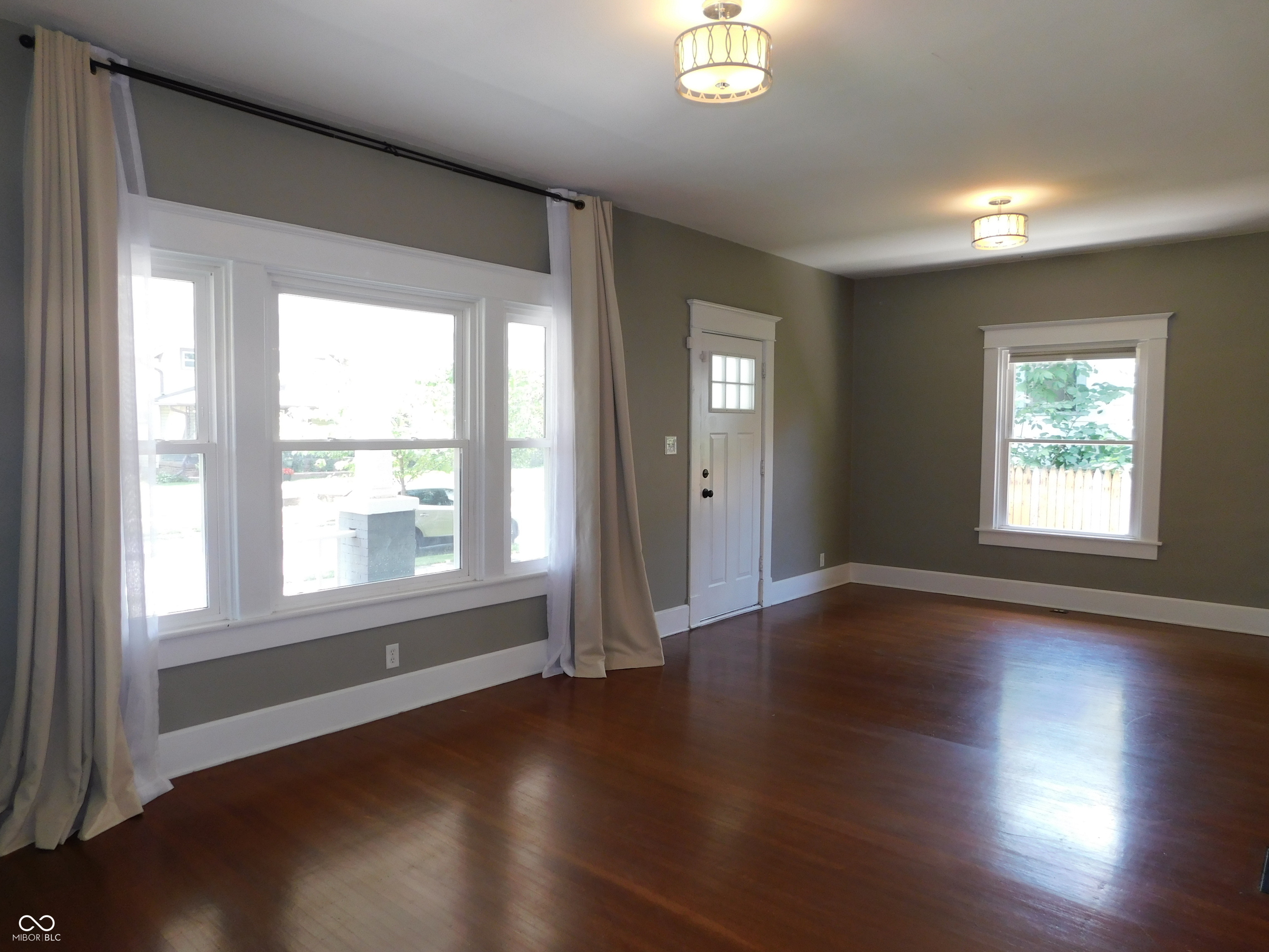 430 N Drexel Avenue