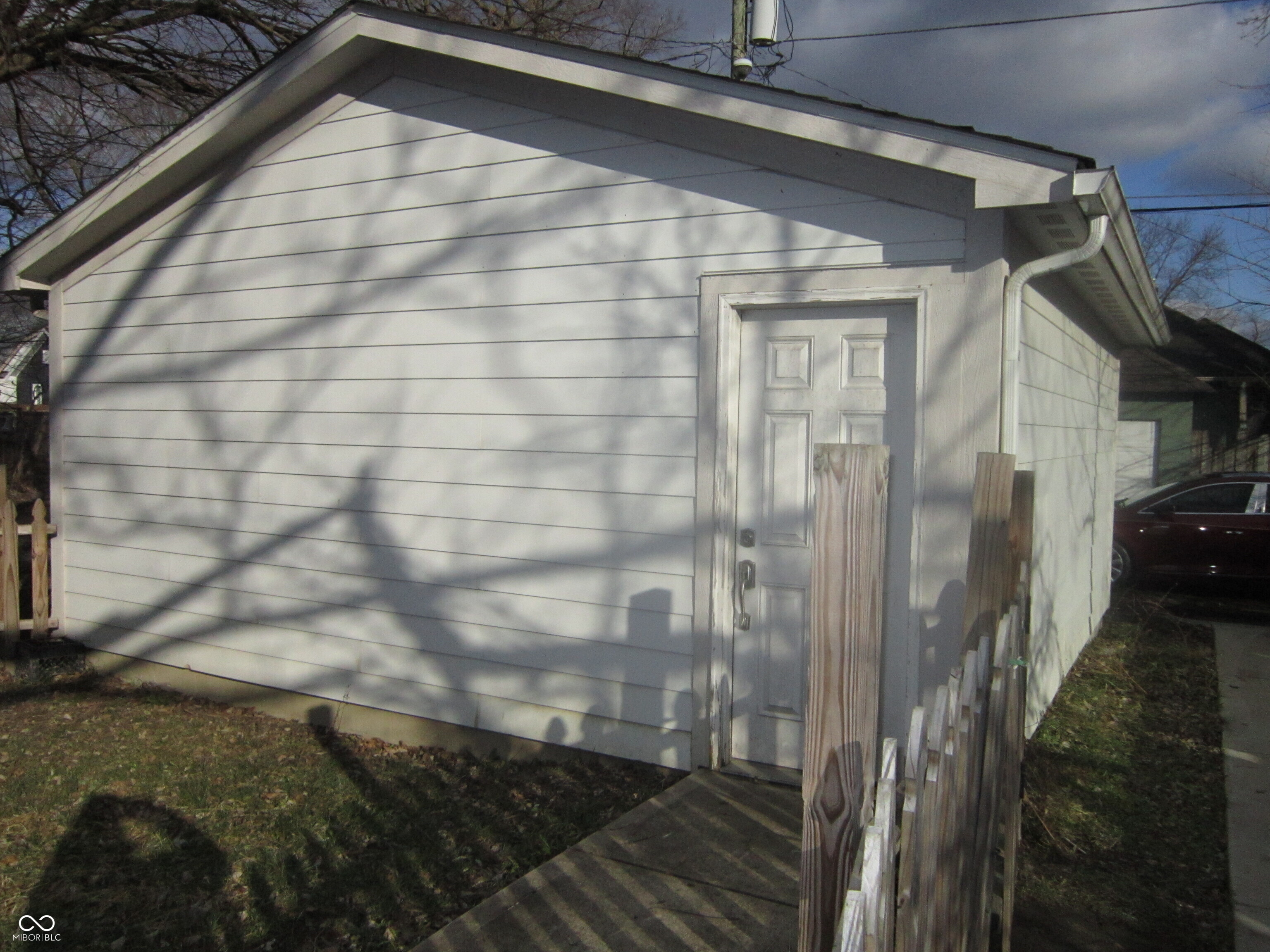 317 N Bradley Avenue