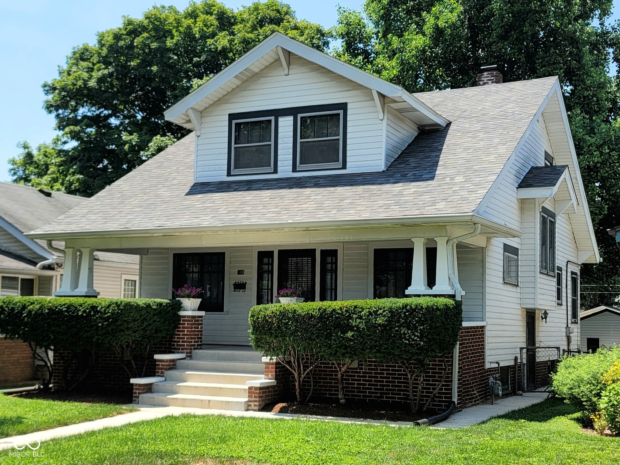 910 Dequincy Street