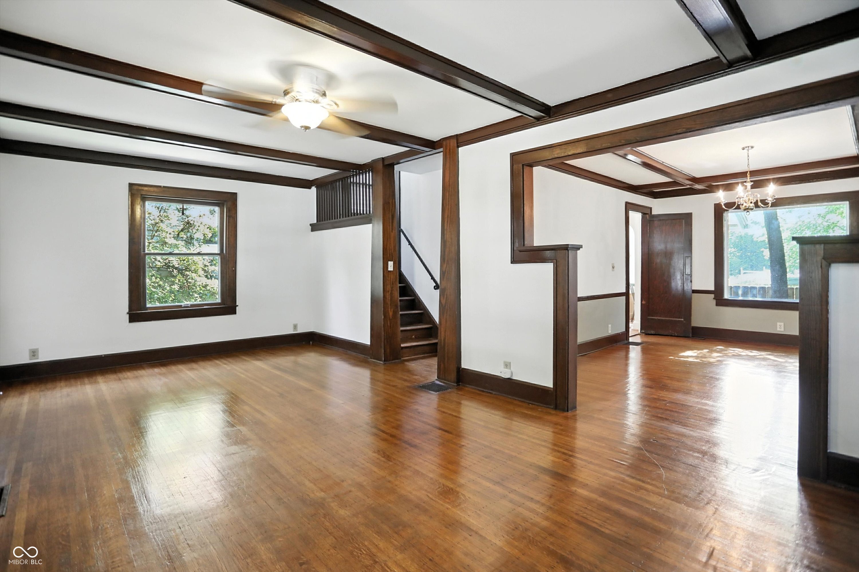 39 N Bosart N Avenue