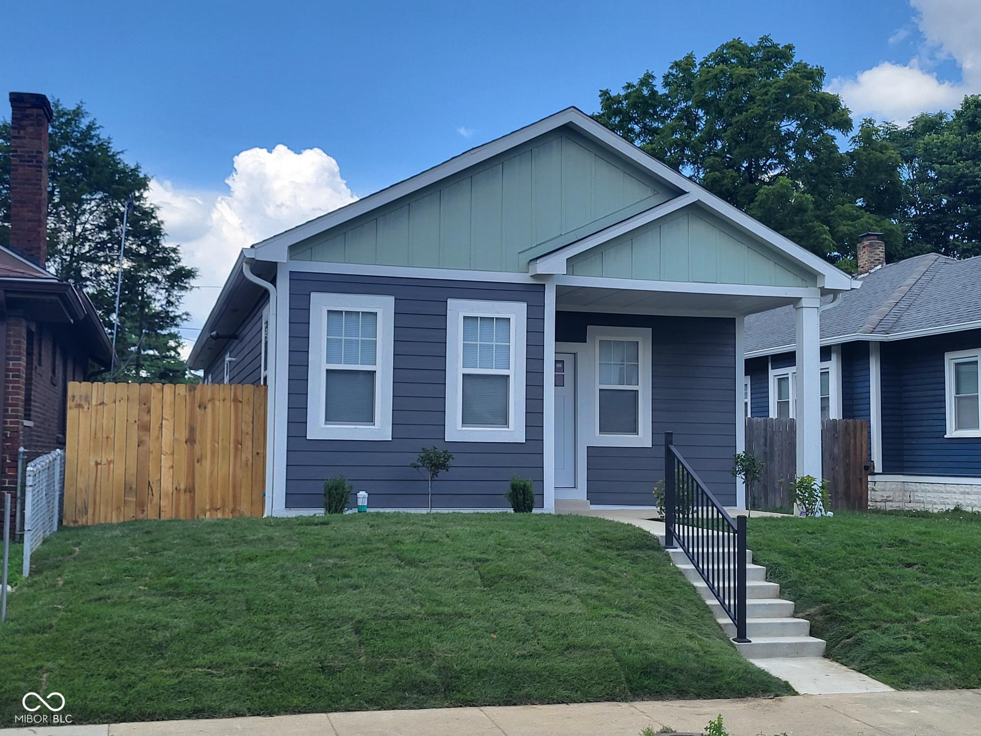 822 N Gray Street