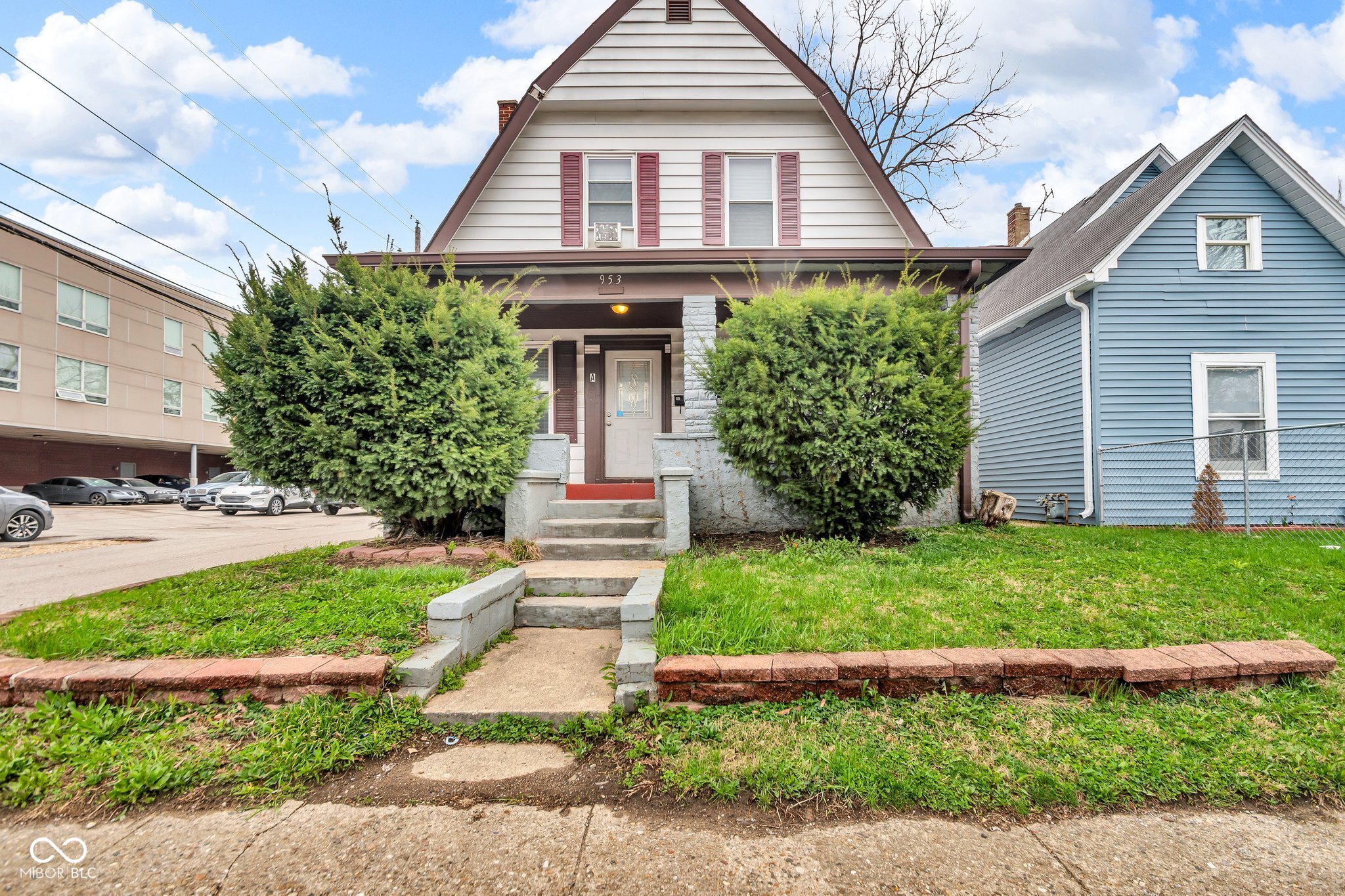 953 N Oakland Avenue
