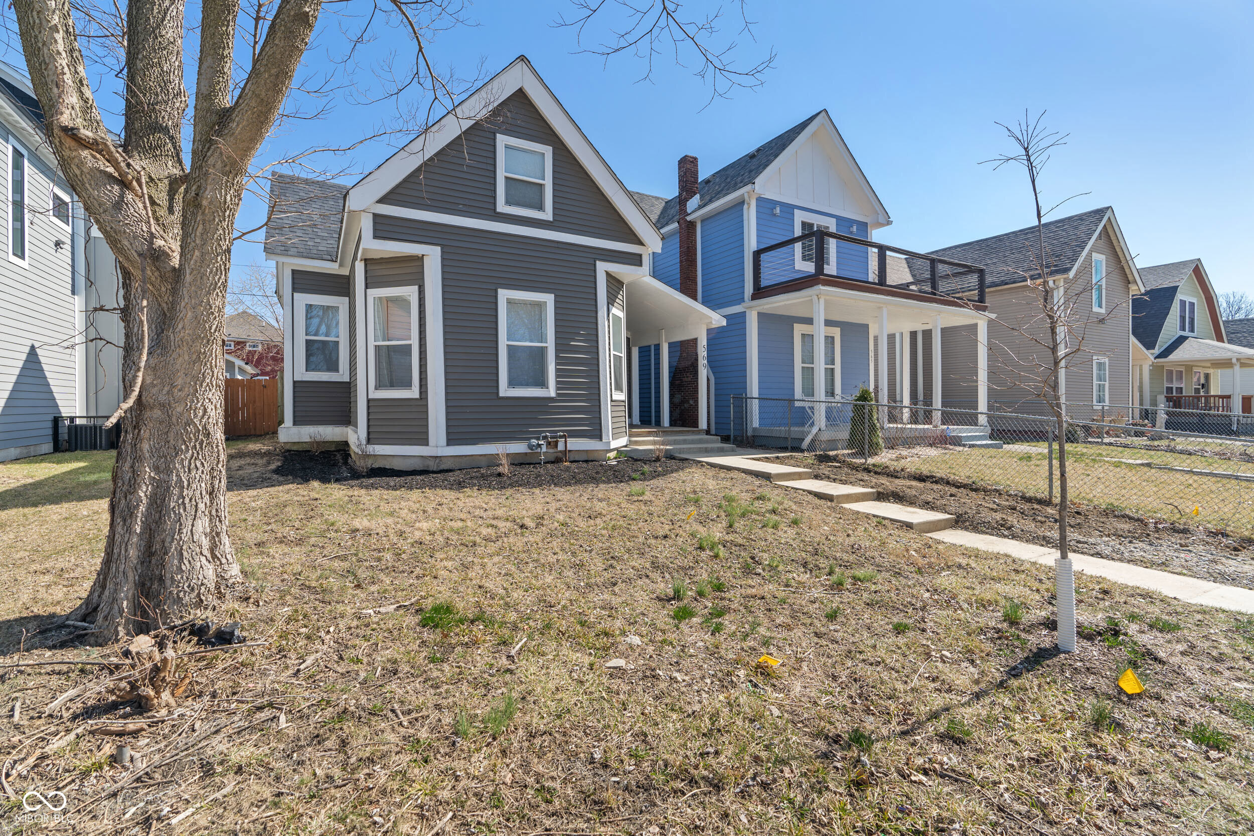 569 N Tacoma Avenue