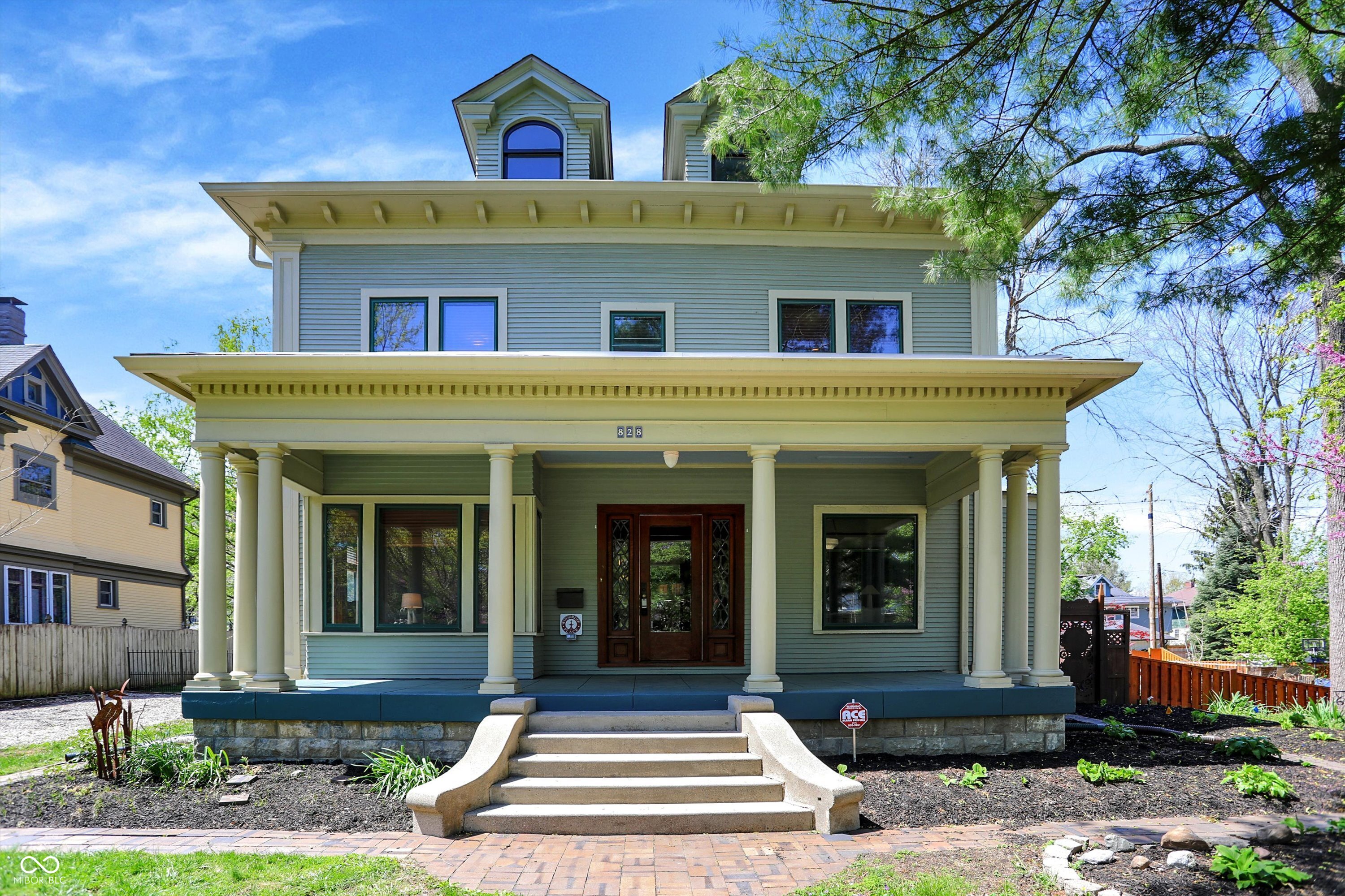 828 Woodruff Place Middle Drive