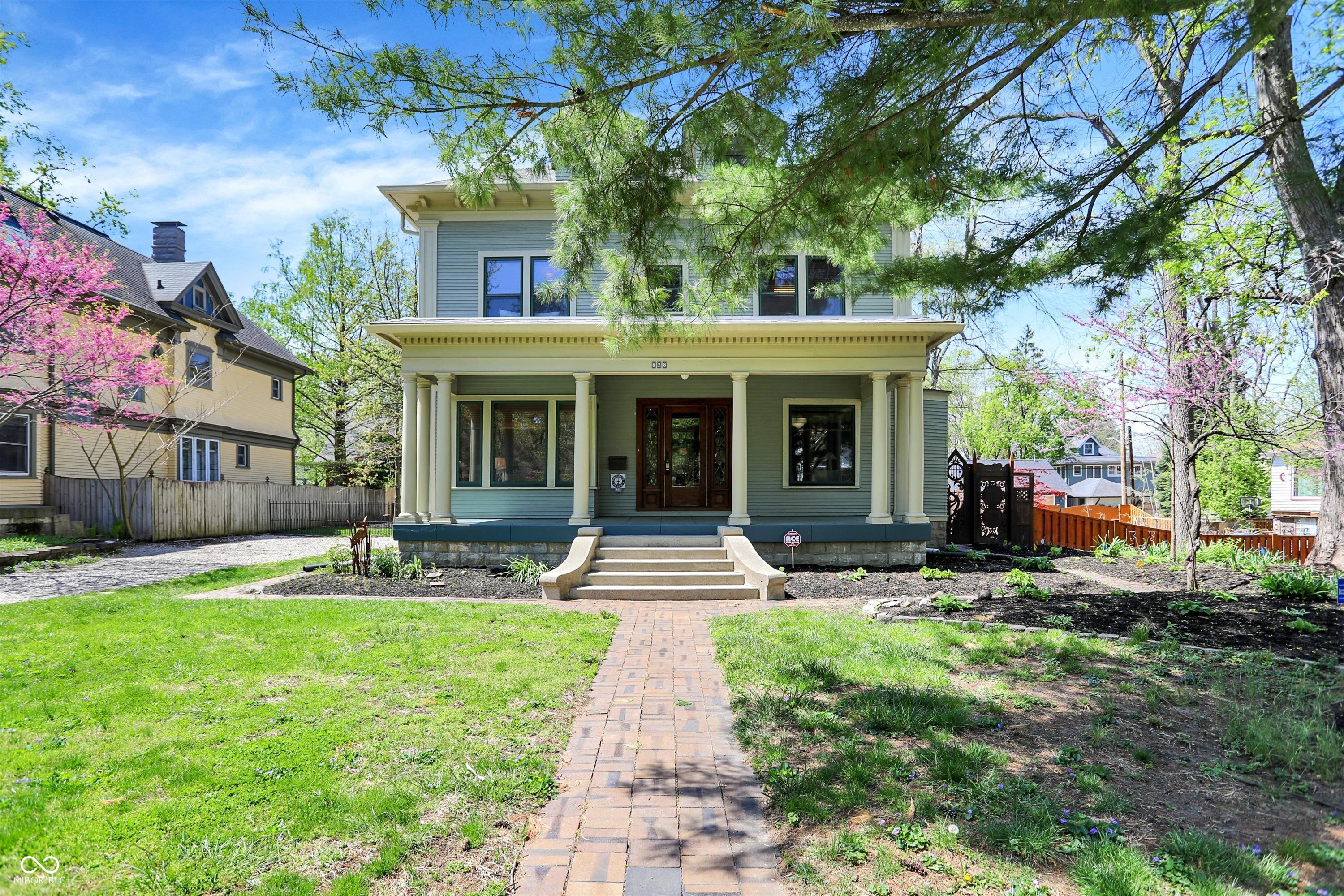 828 Woodruff Place Middle Drive