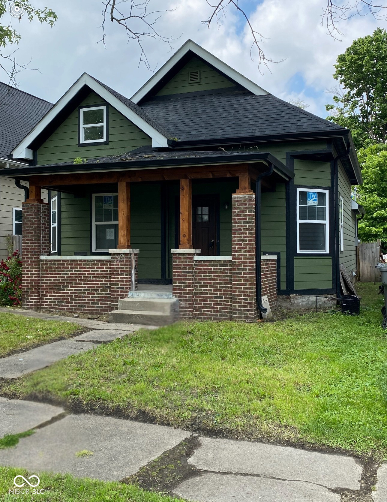 830 Villa Avenue