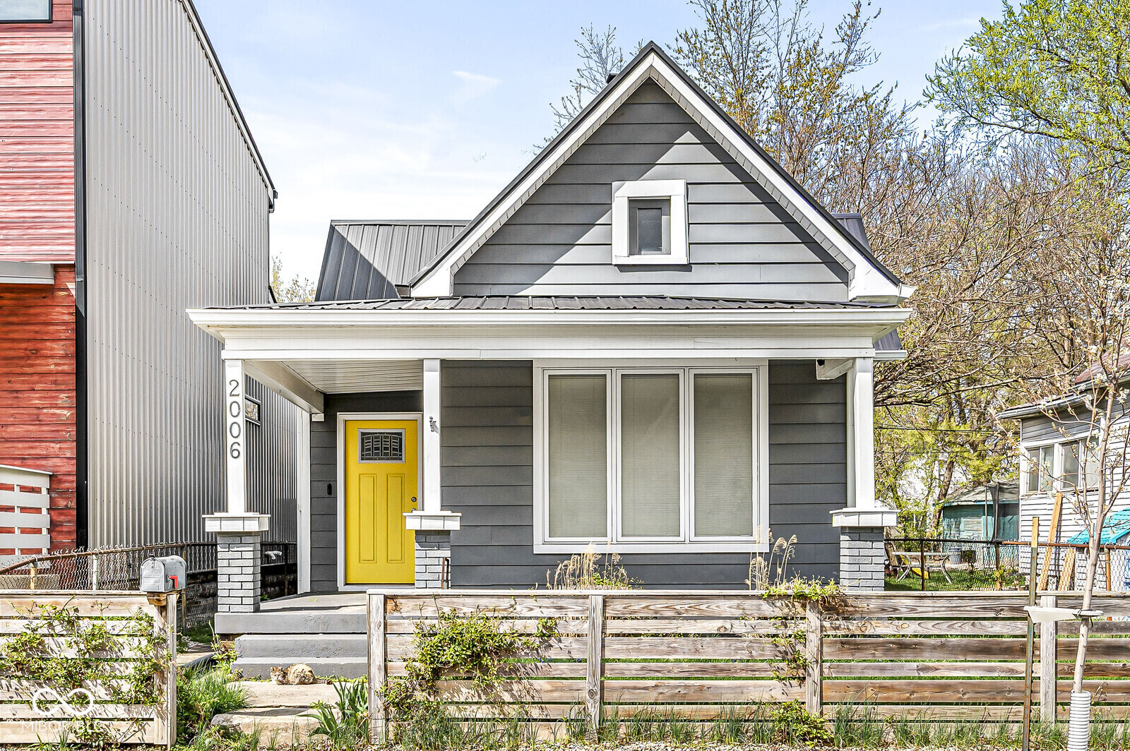 2006 Lexington Avenue