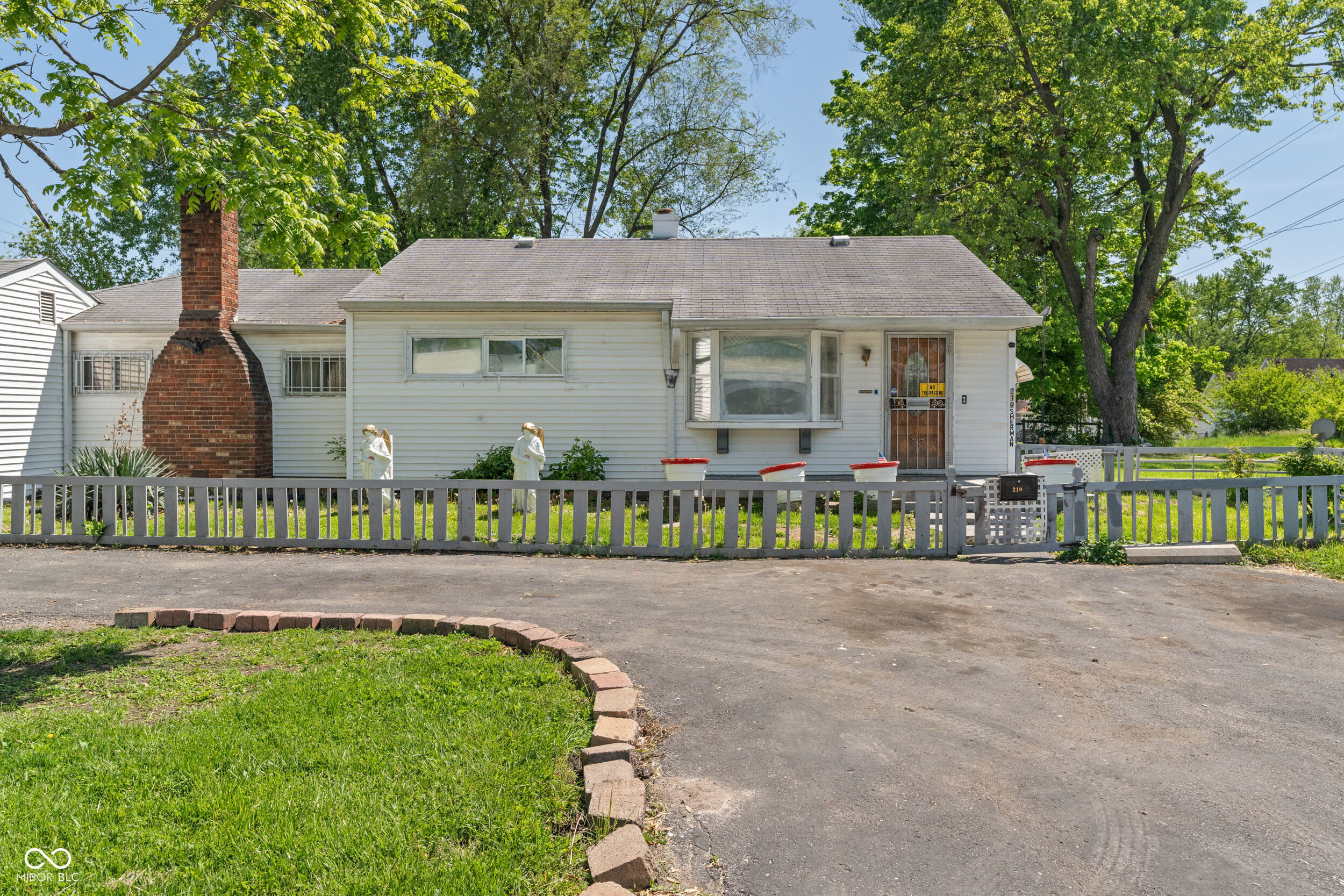 219 S Sherman Drive