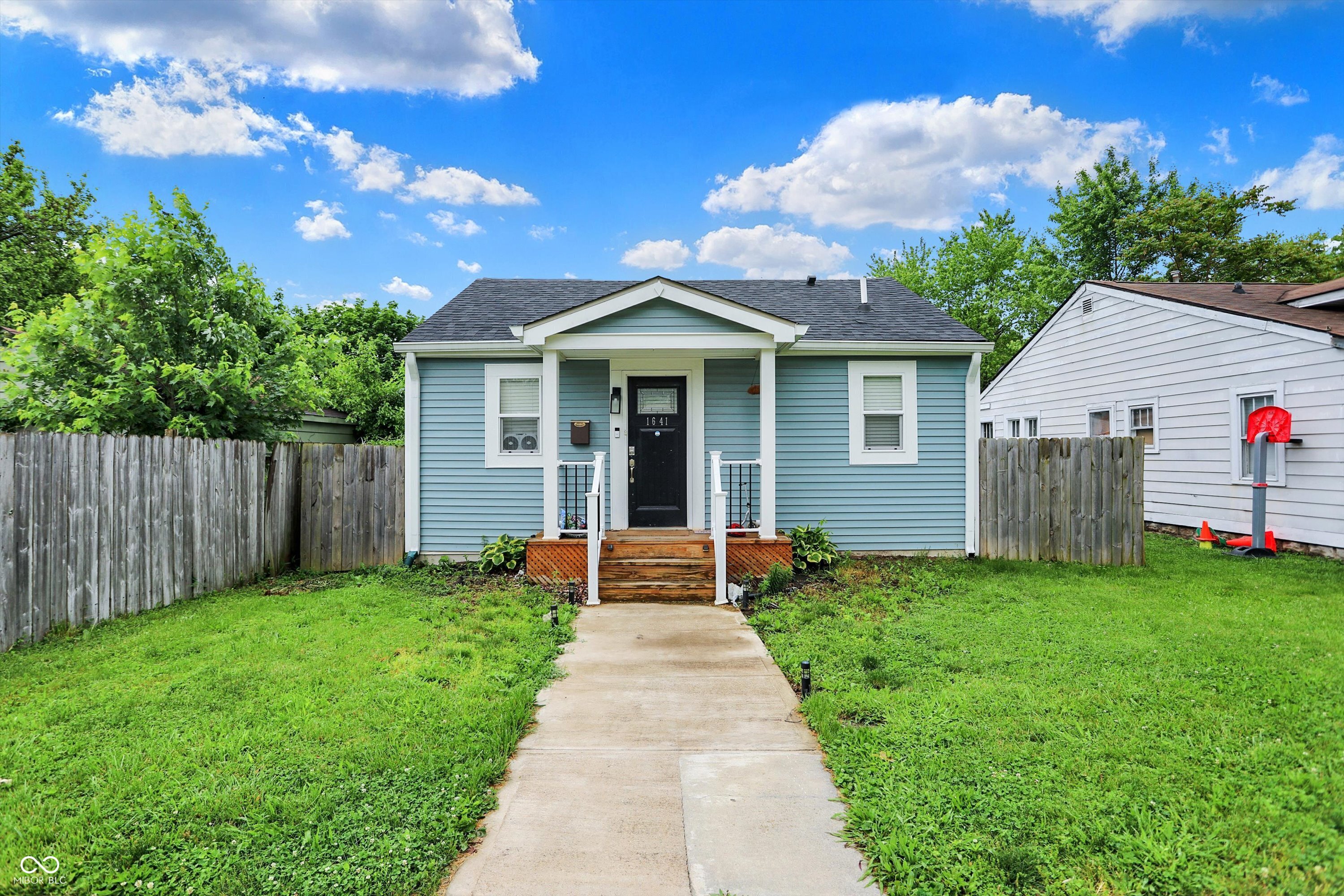 1641 Iowa Street