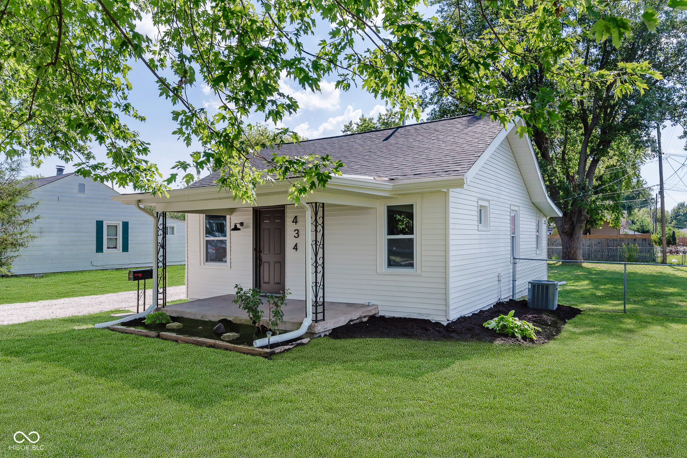 434 N 18th Avenue