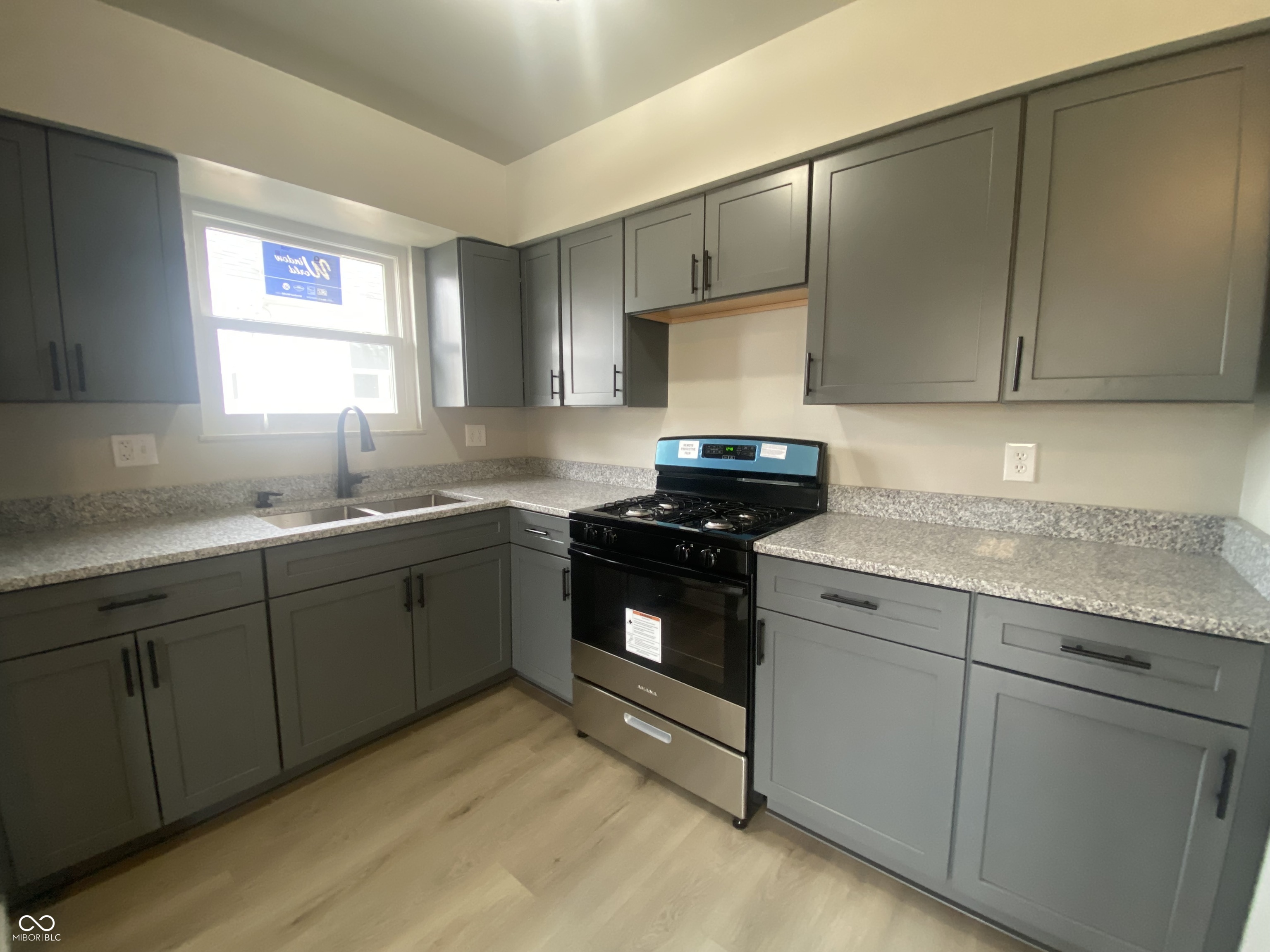238 N 7th Avenue