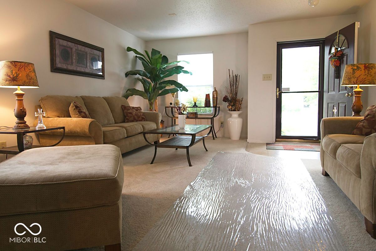 7737 Wolfgang Place
