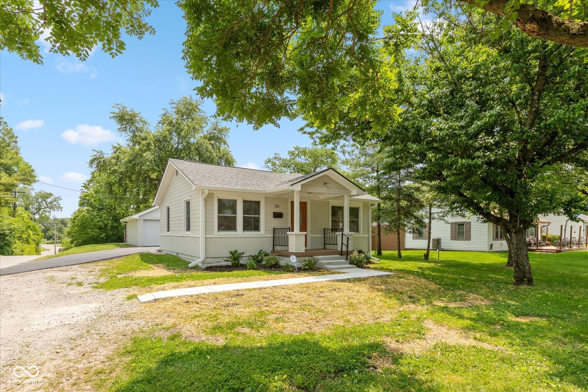 203 S 17th Avenue