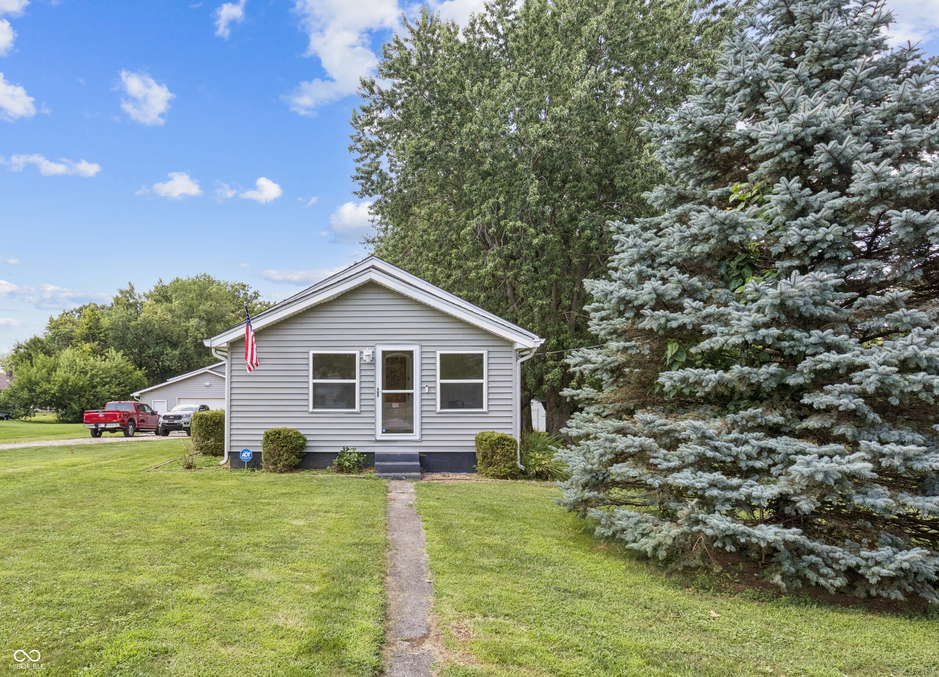 3608 E Sumner Avenue