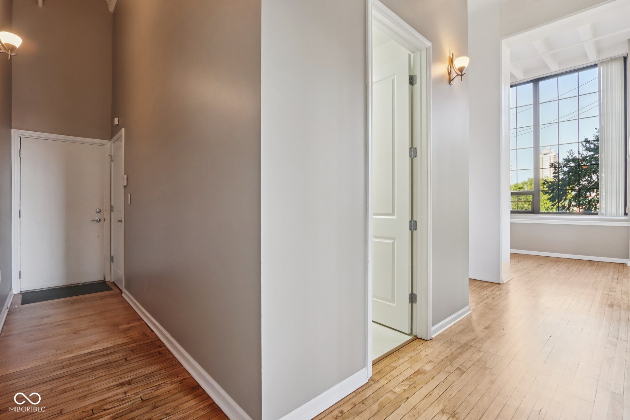 624 E Walnut Street
